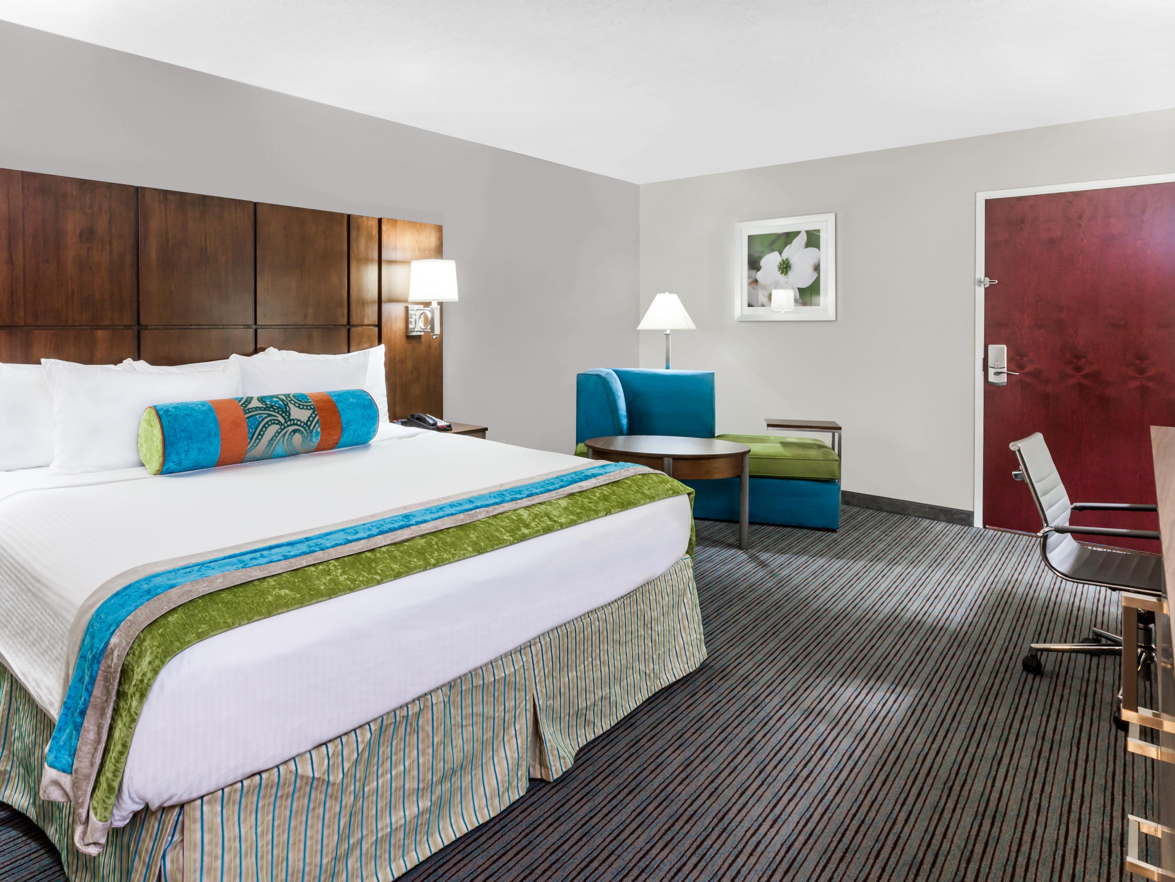 King Room at Holiday Inn and Suites OKC North