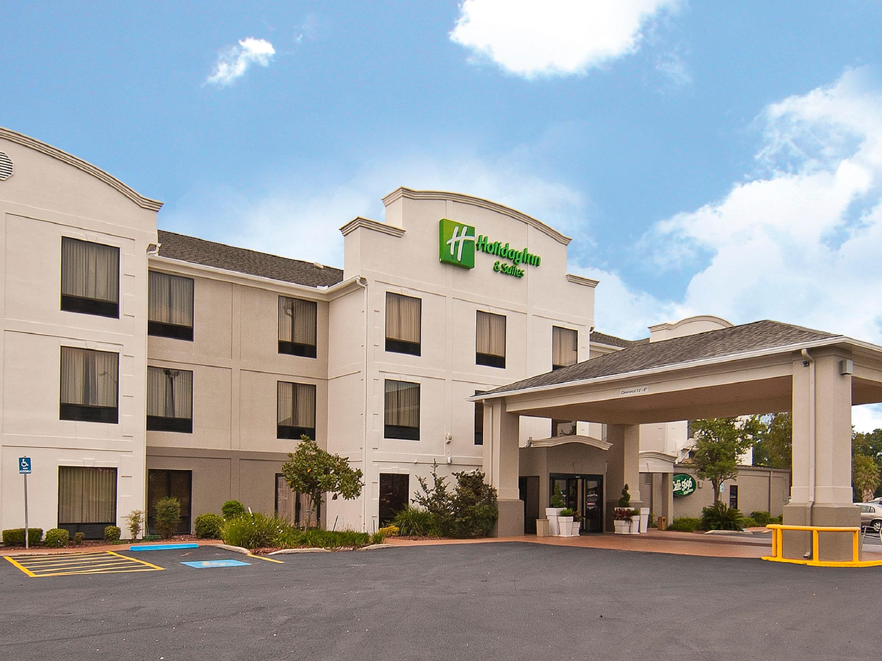 We are a Pet friendly hotel and will welcome your pet family for an additional fee of $35.00 per pet per night.