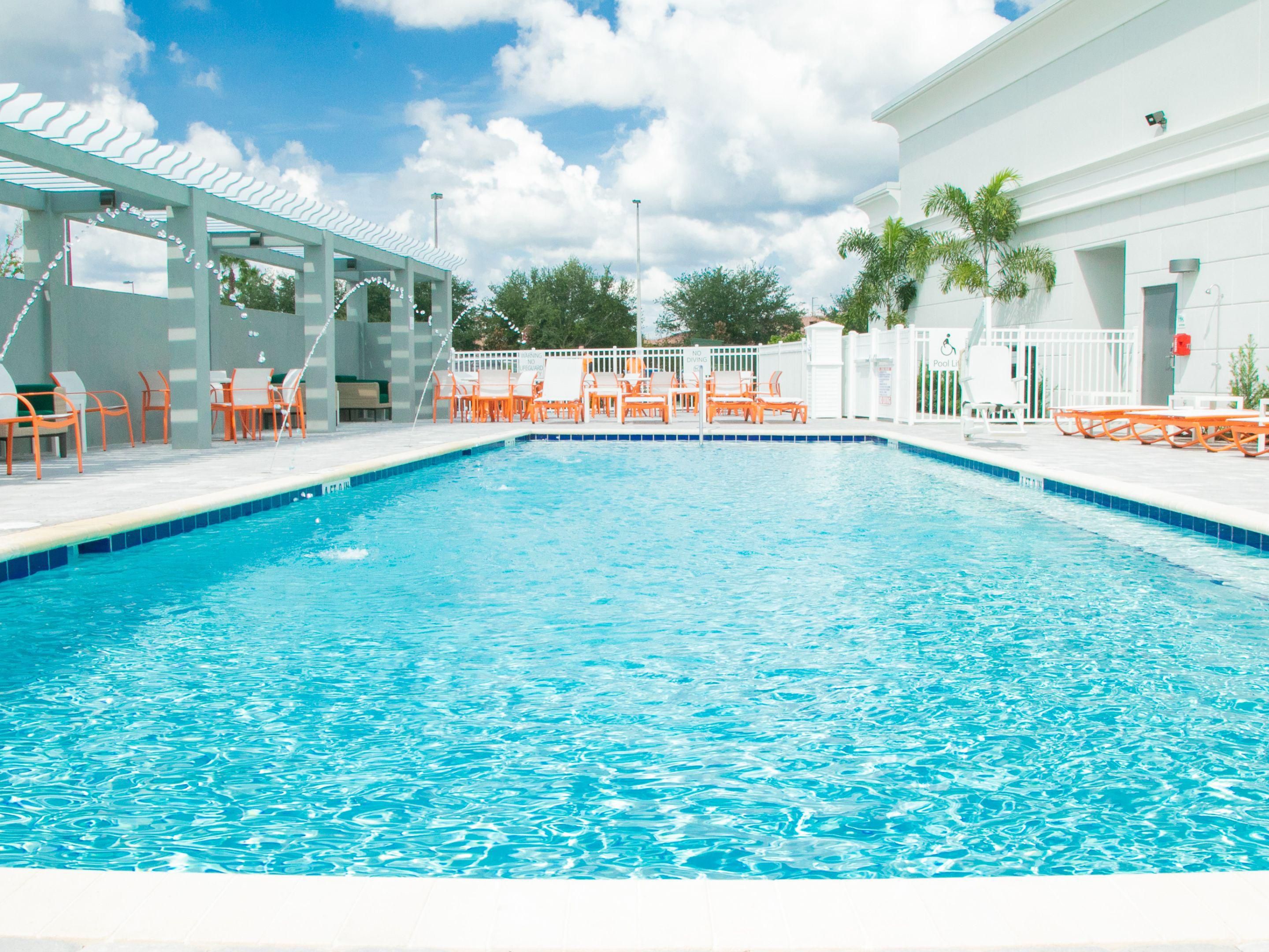 Take a break from the excitement of Orlando's attractions and enjoy a leisurely day at our heated outdoor pool. Whether you're looking to swim some laps, splash around with the kids, or simply lounge poolside with a good book, our pool area provides a serene setting to unwind. Order poolside bites from Toast to Toast. Open daily 9:00 AM – 10:30 PM.