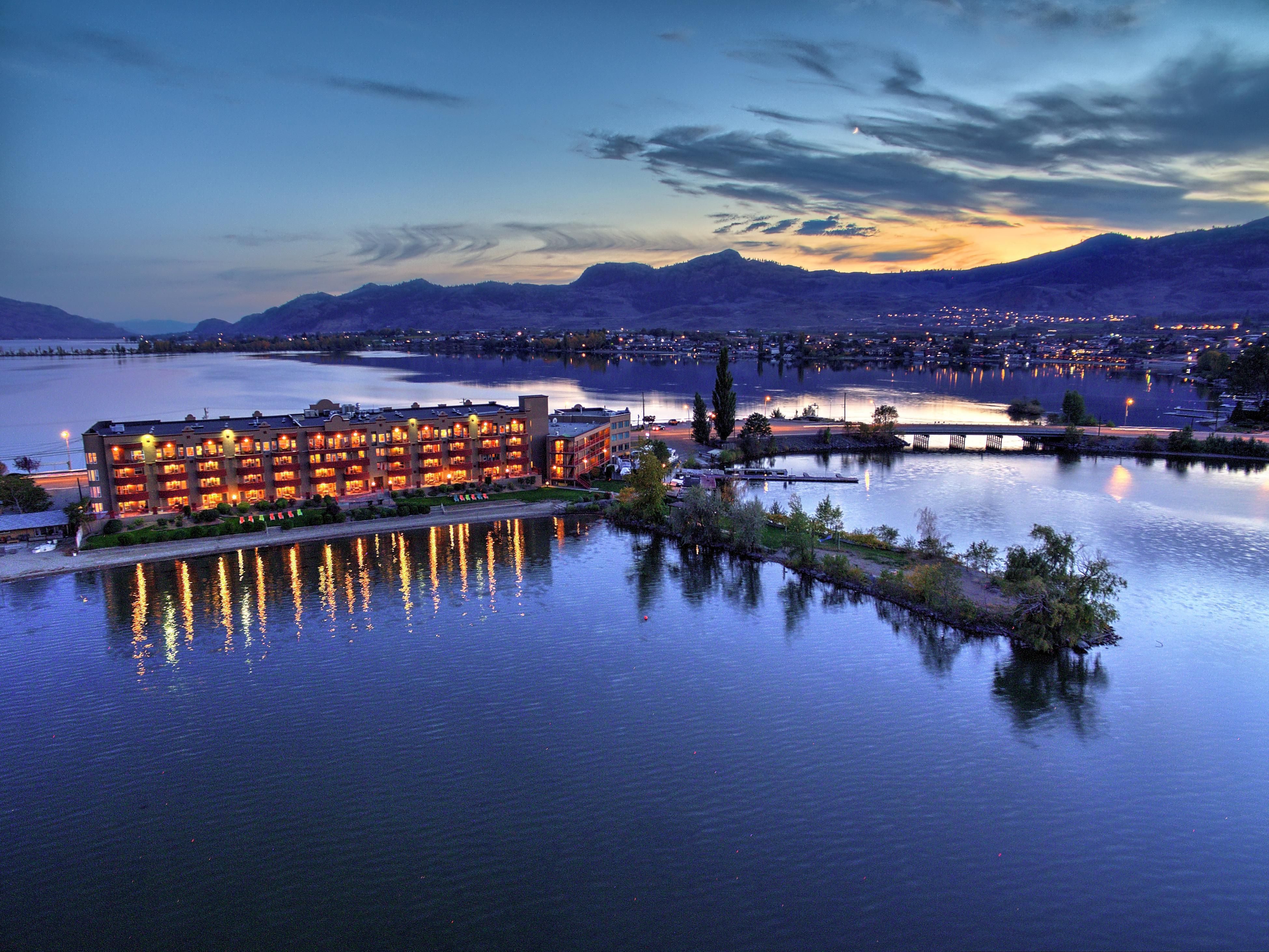 Whether you’re looking for a simple paddle on the lake, a water cruise with the family, a fun wake board and tubing experience, or an exhilarating wave-runner ride - Starlite Marina has you covered.  Stop by and check out what we have for rent and enjoy your vacation on one of Canada's most beautiful lakes. 