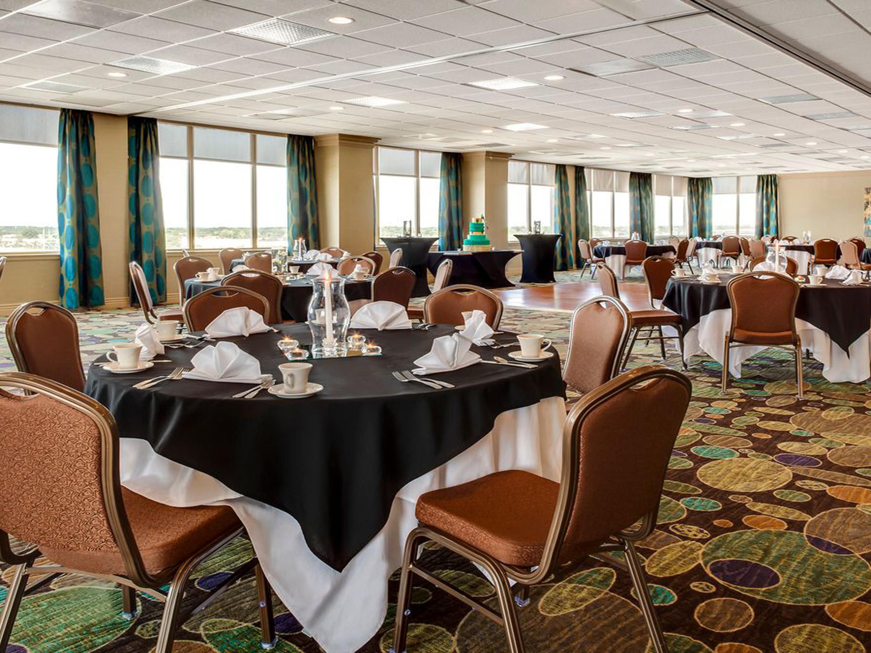 Our Sunset ballroom located on the 7th floor of our hotel features stunning views of the Overland Park skyline and beautiful sunsets. This ballroom can seat up to 225 guests banquet style. Perfect for professional meeting events, weddings and more! Contact our professional sales staff at 913-895-2762 today to get a free custom quote!