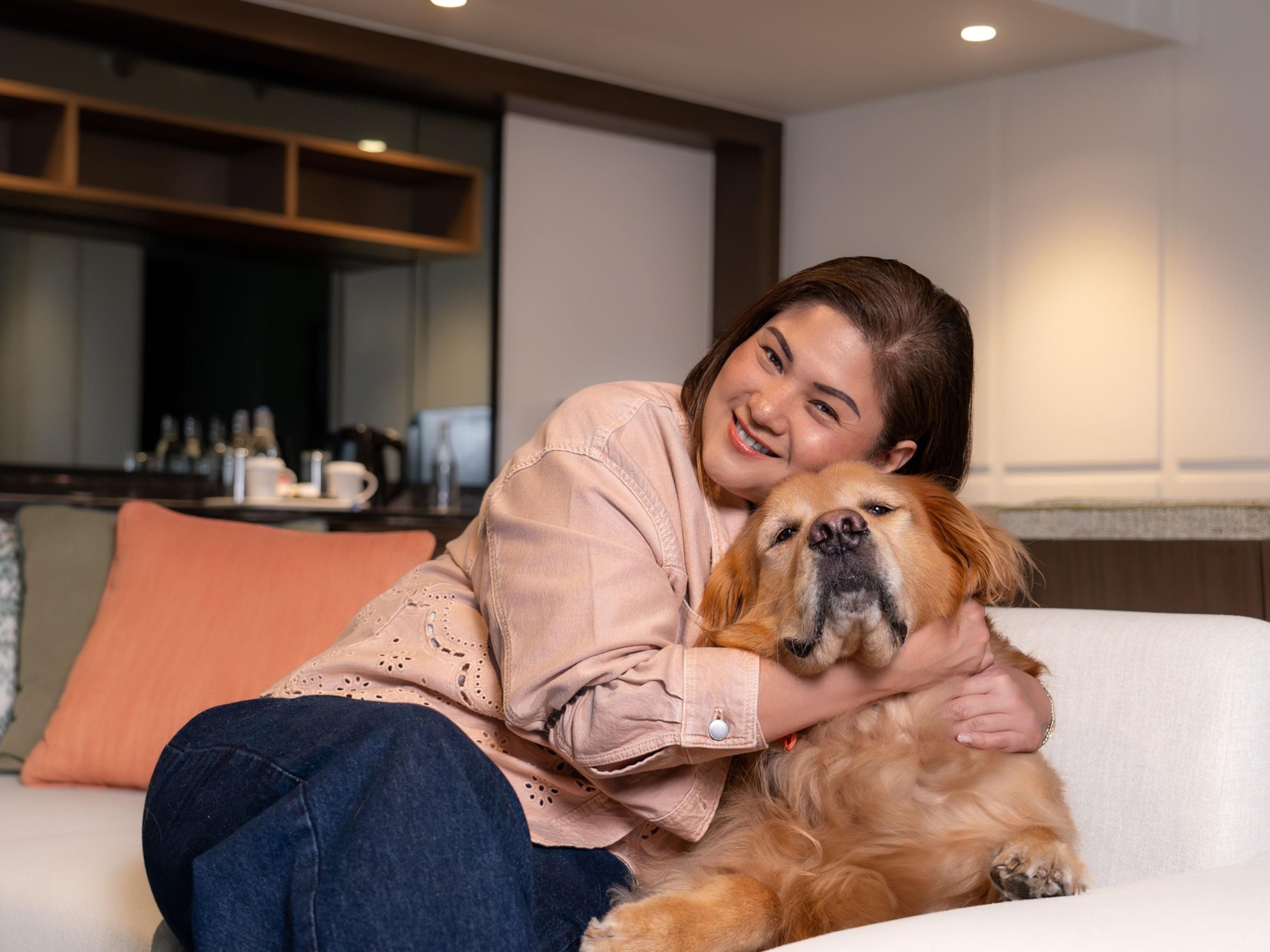 Holiday Inn & Suites Manila Galleria offers pet-friendly accommodations for travelers with dogs and cats, available in our spacious 1-bedroom and 2-bedroom suites. Enjoy a comfortable stay in the heart of Ortigas with your furry companions. Pet fees apply, and advance booking is required to ensure availability. Terms and conditions apply