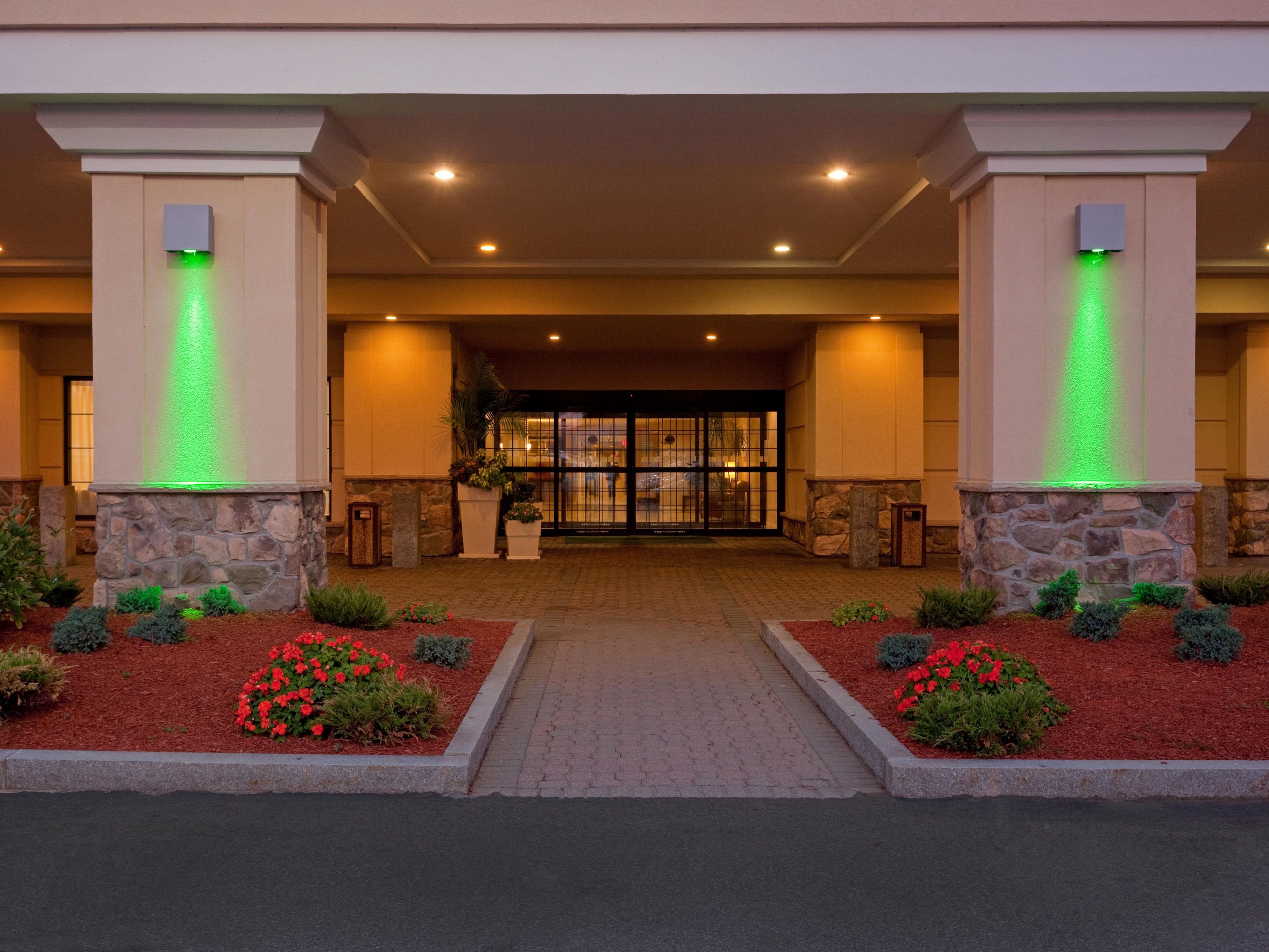 Our Peabody, MA hotel is only 13 miles from Boston Logan Airport and 7 miles from the Salem Witch Museum. We are also only a short drive or ride on The T from downtown Boston, Fenway Park, and many more local attractions.