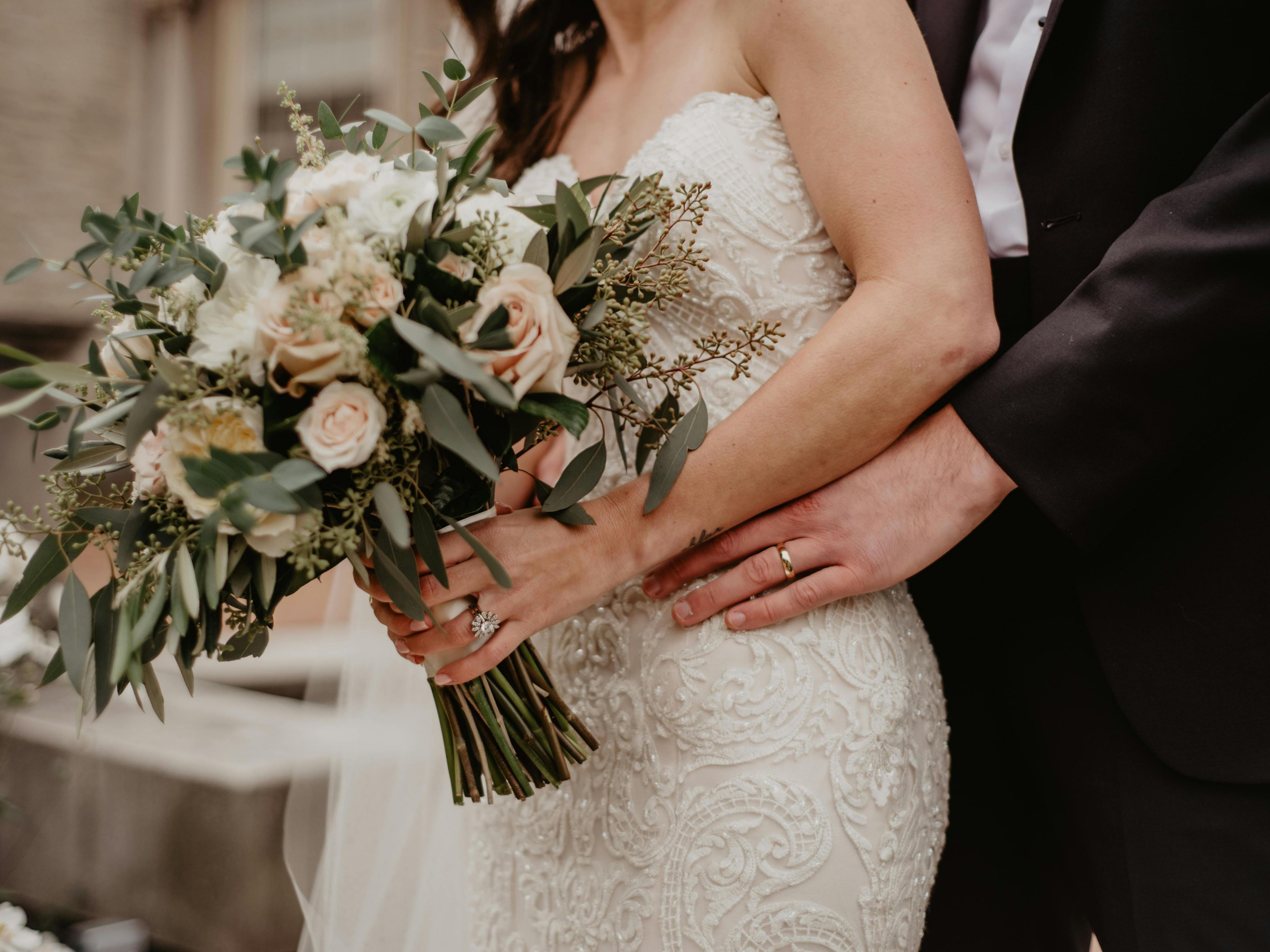 Host unforgettable events! Our pillar-less ballroom accommodates up to 1,000 guests, making it perfect for banquets, weddings, and registration of marriage ceremonies. 
With professional event planning and technical support, we ensure a seamless and memorable celebration. 