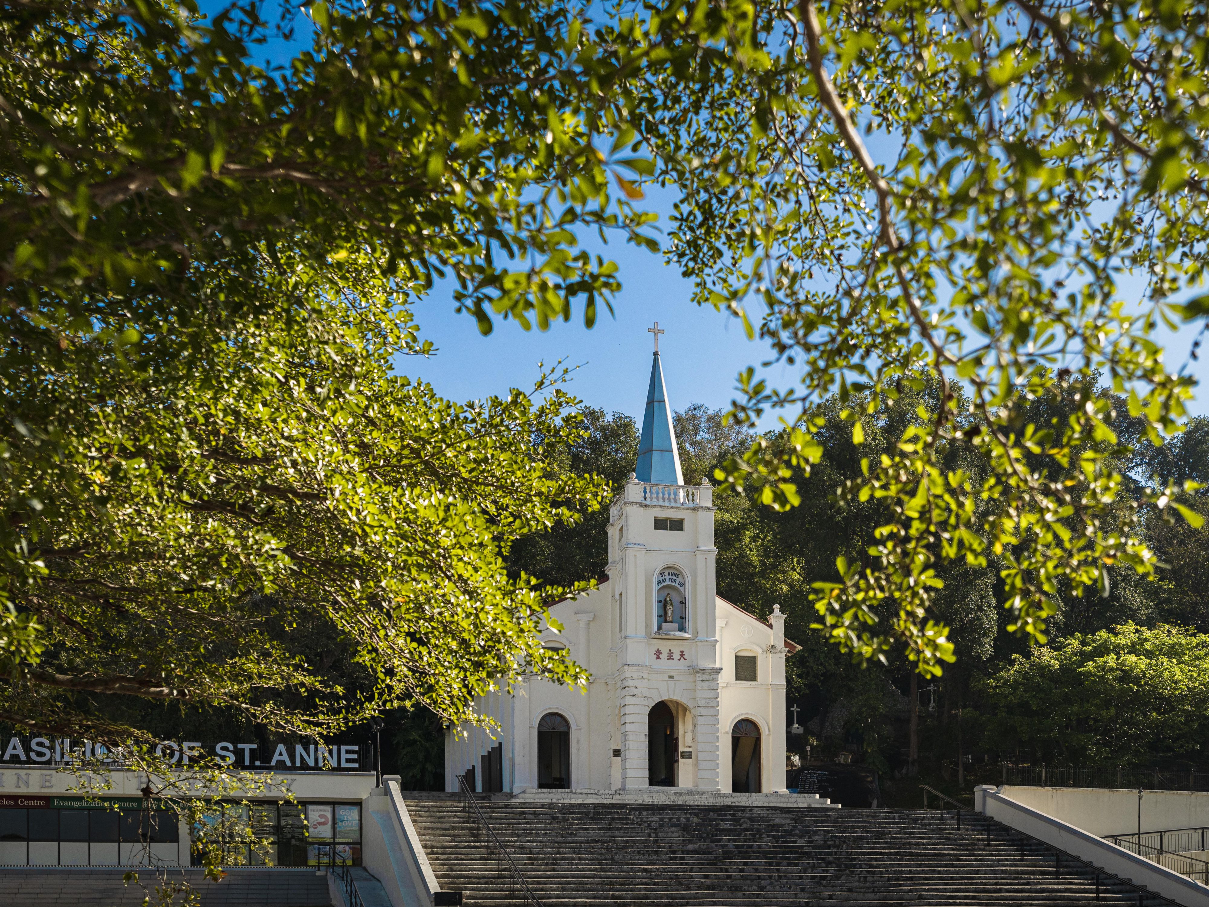 Discover serene views at Mengkuang Dam and scenic hikes at Bukit Mertajam Recreational Forest. Explore local culture at St. Anne’s Church, Pek Kong Cheng, and Bukit Mertajam Old Town. Experience heritage crafts like wooden clog making and Batik Cheongsam tailoring—all just moments from your stay.