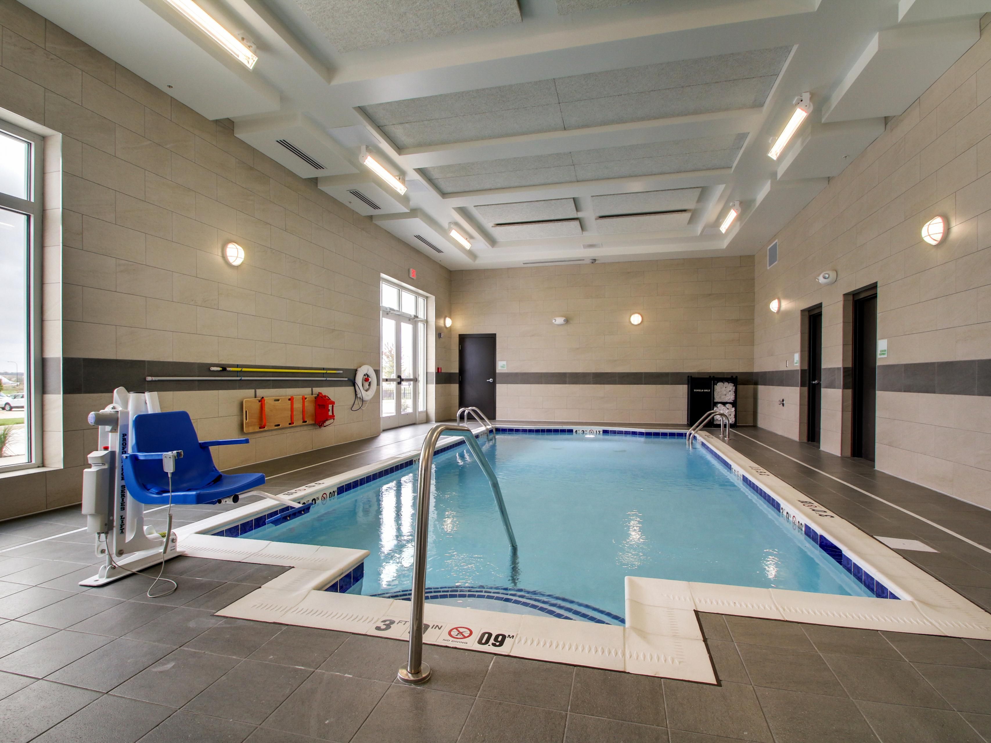 Relax and unwind in our heated indoor pool, available year-round for your enjoyment. It's open daily from 6:00 AM to 10:00 PM, providing the perfect opportunity for a refreshing swim or a relaxing soak after a long day of travel or business. Enjoy a comfortable escape no matter the weather outside.