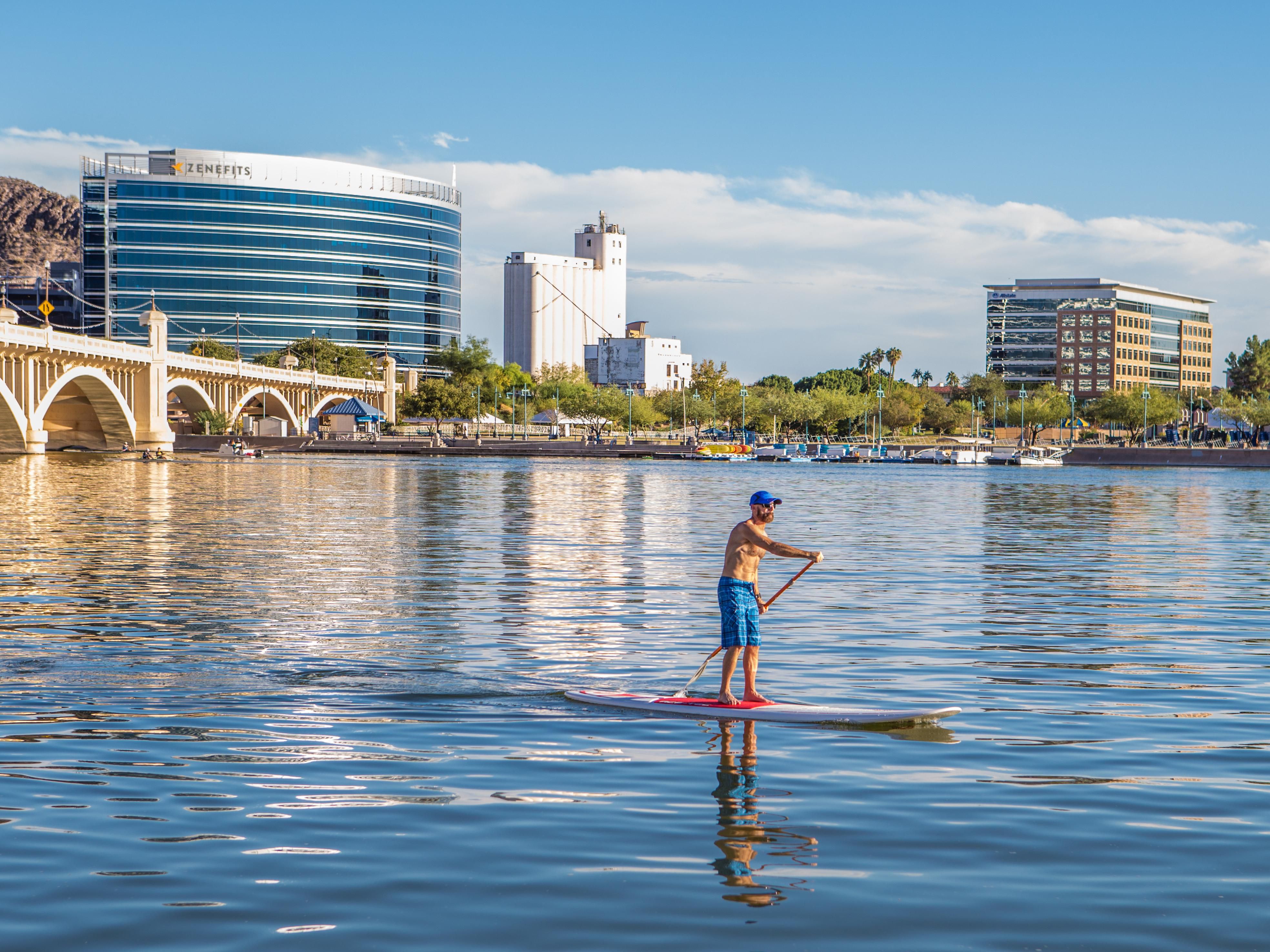 Our close proximity to the Phoenix Zoo, Desert Botanical Garden, Tempe Mill Avenue and Tempe Town Lake makes it convenient to combine business and pleasure. 