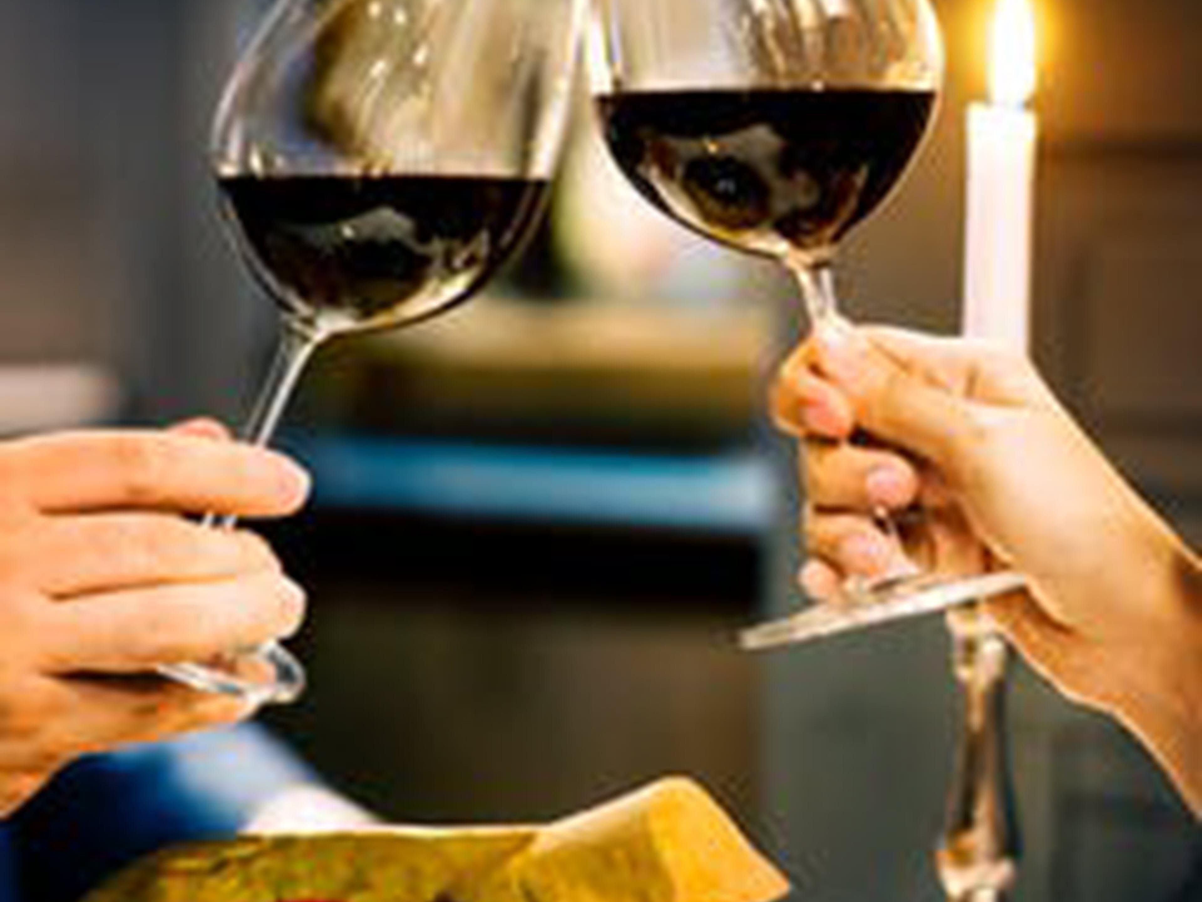 The Holiday Inn and Suites is 10-15 minutes from two wineries located in Richmond Massachusetts.
Balderdash- 10-minute drive.  Spectacular view of Richmond Pond. Wine tasting available.
Furnace Brook Winery: home to original Johnny Mash Cider. Wine tasting available. Spectacular views of the southern county.
