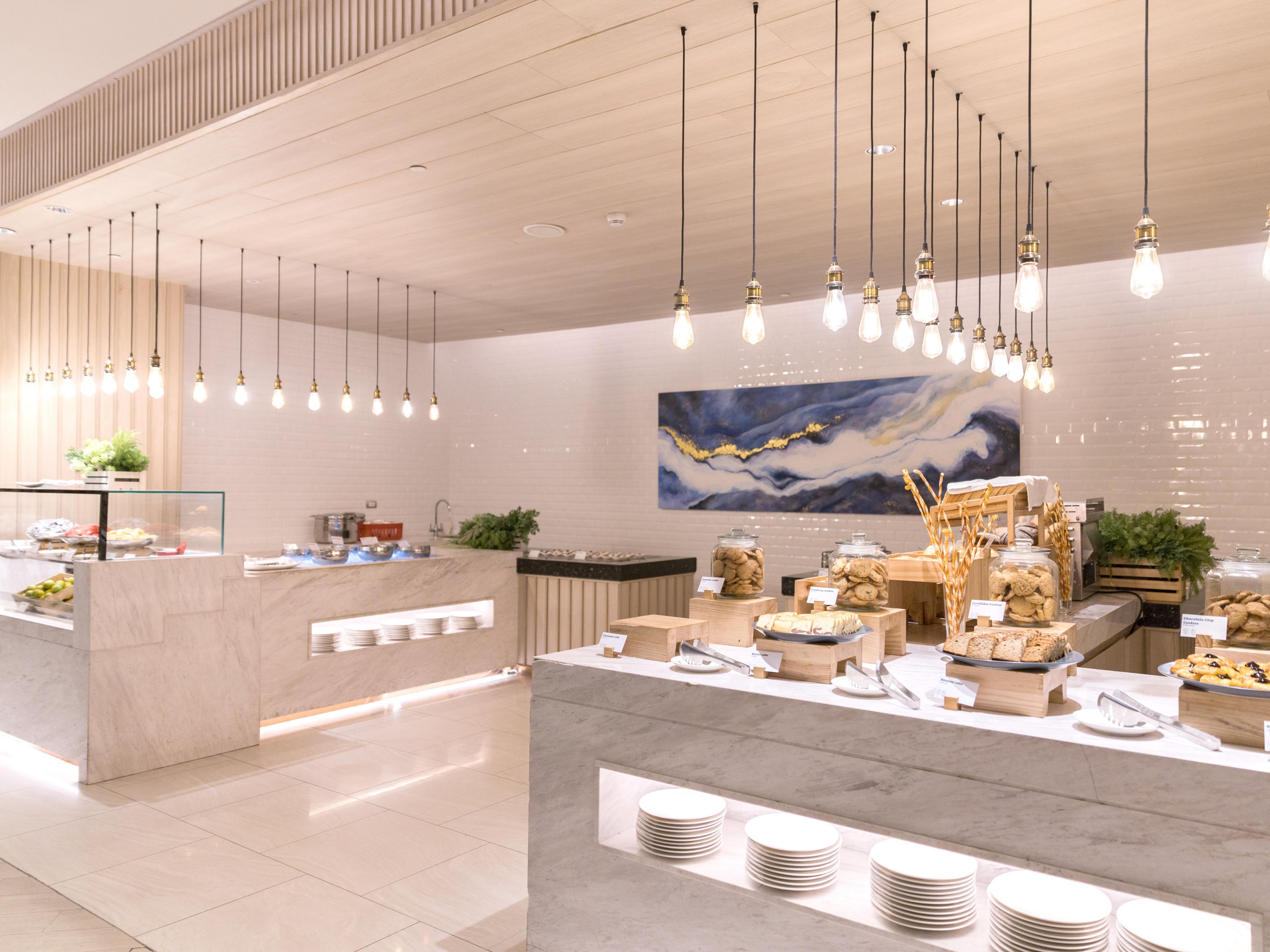 Indulge your taste buds with a variety of food. Choose from our 2 themed buffets during the week; Tuesday & Wednesday / Friday & Saturday at Brasserie World Dining. Relax over good food and drinks and create wonderful memories!!