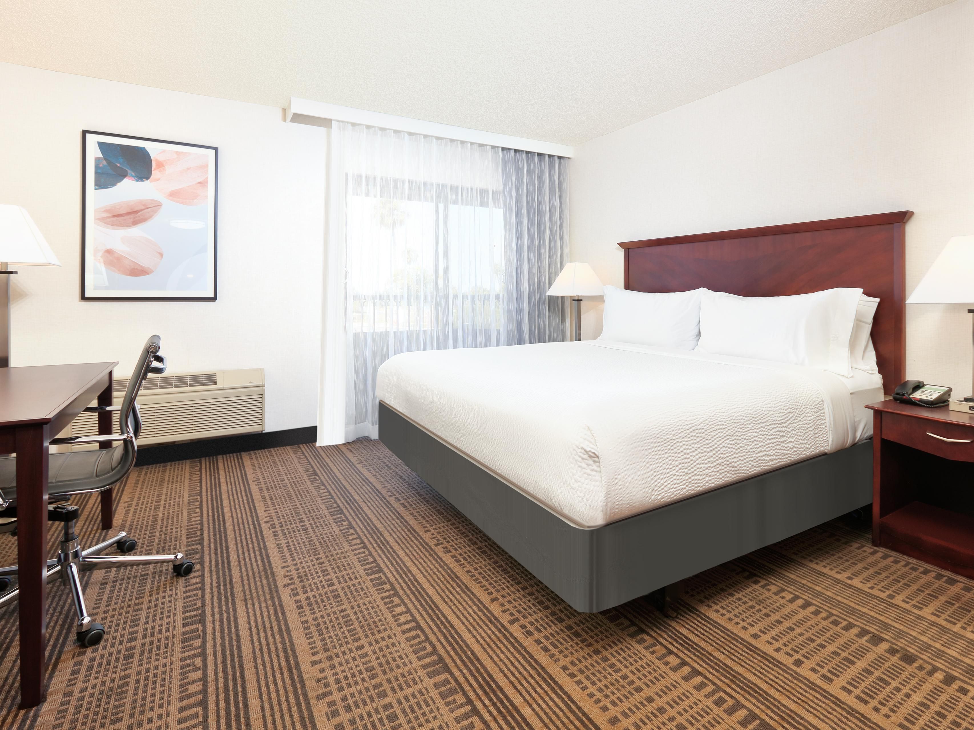 Business travelers enjoy our Santa Maria hotel accommodations