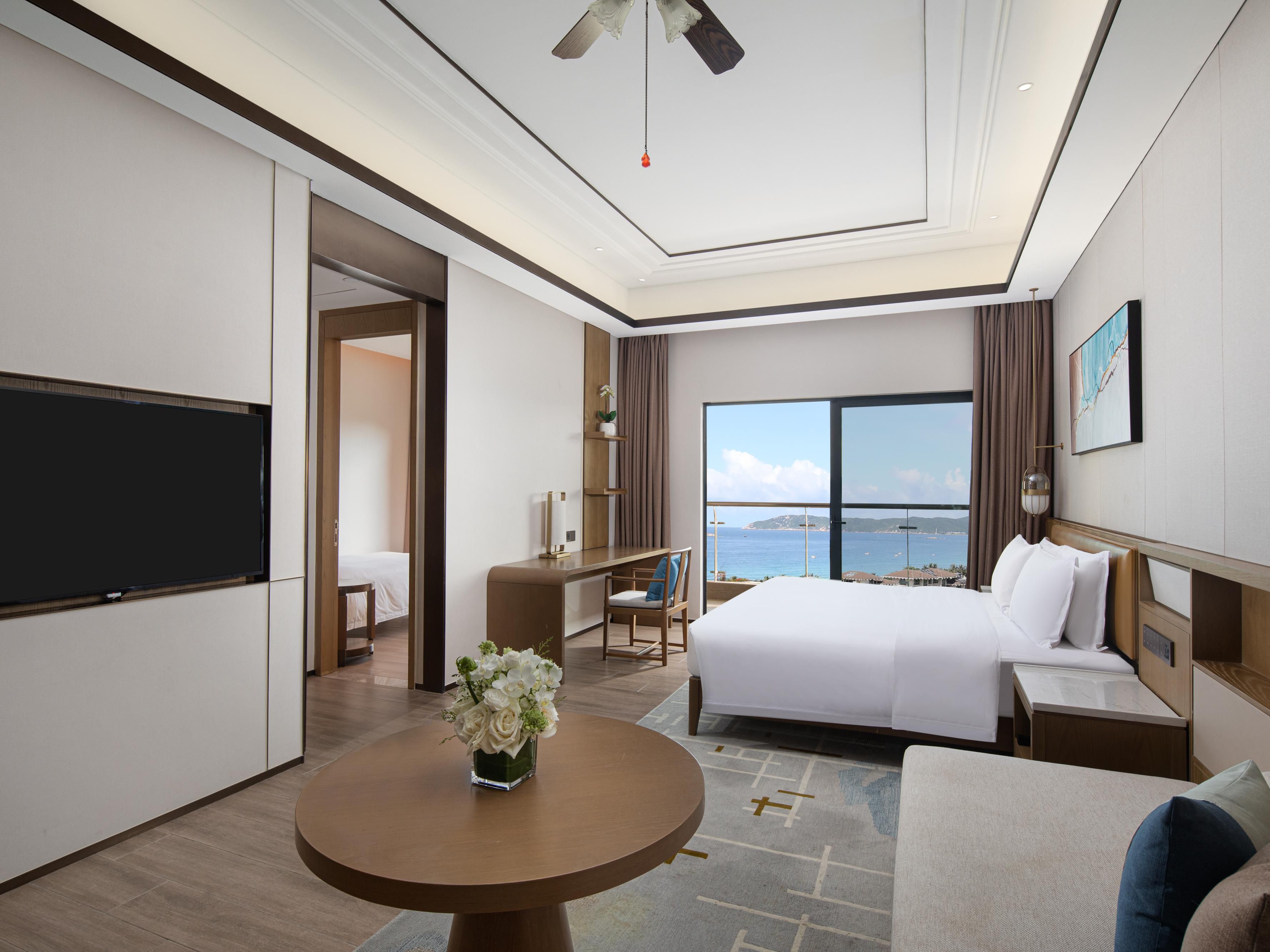 Suite with ocean view