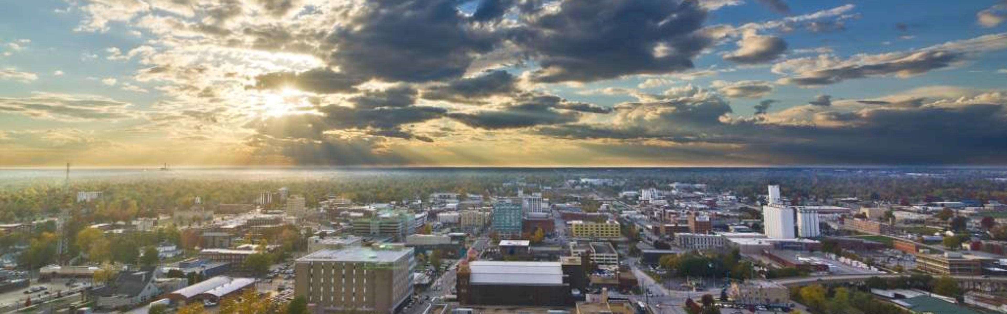  Shop, dine, and stroll downtown Springfield.