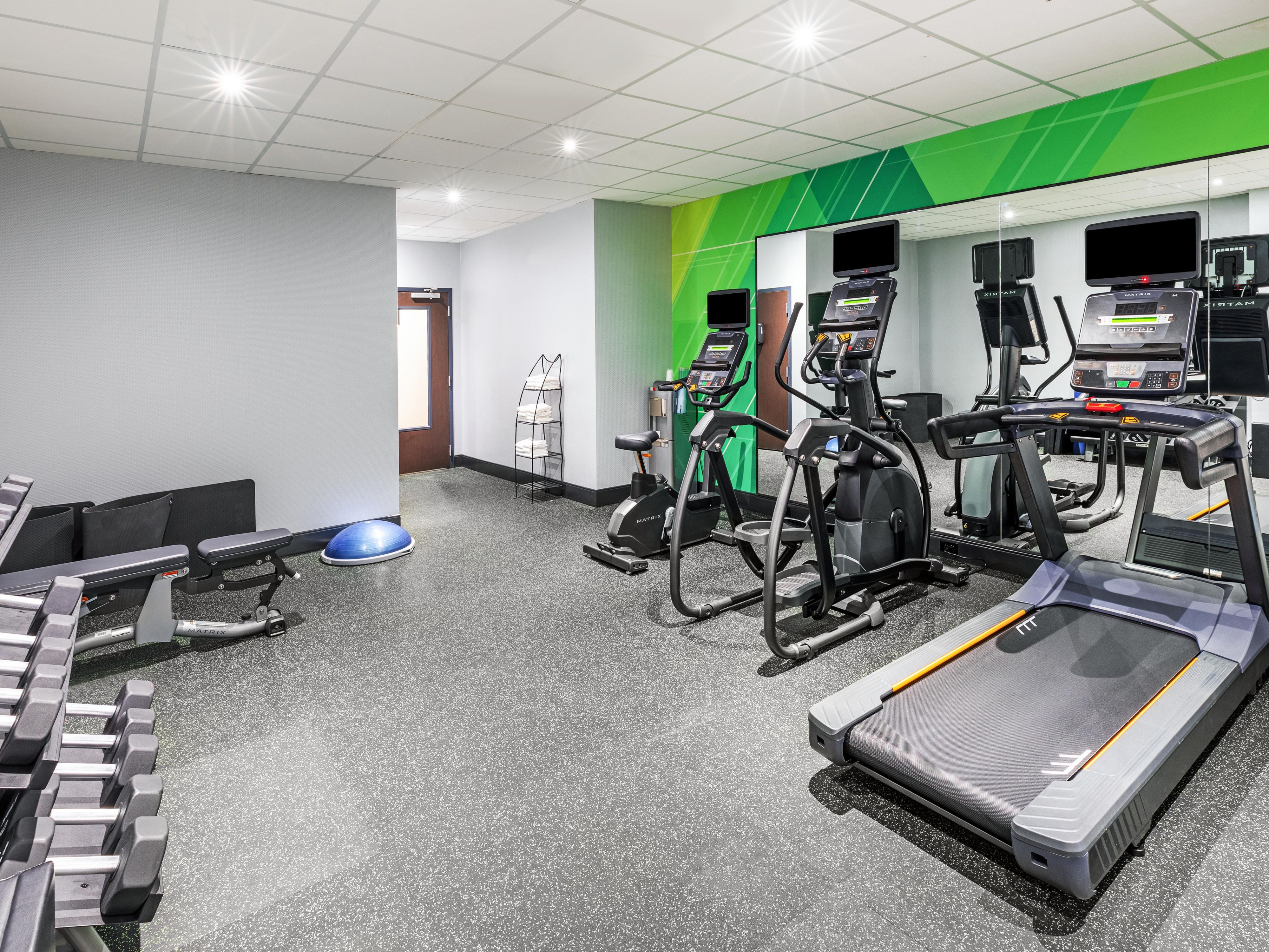 Maintaining your routine while traveling is important, especially when you’re short on time and on the go. We get it. The right workout helps you stay focused, energized and on top of your game. 