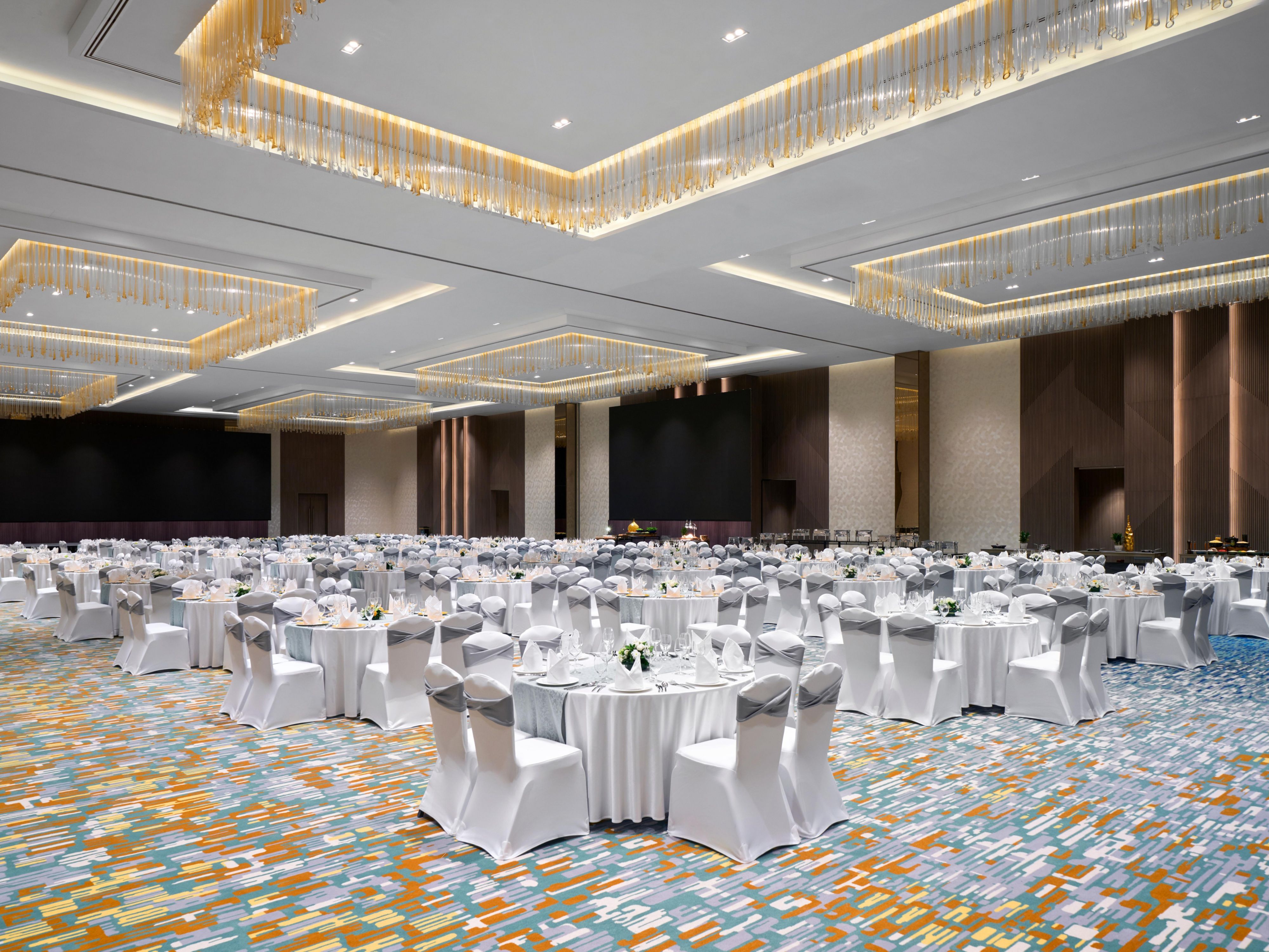 Turn all your ideas into remarkable events at our Convention Centre. Designed to host events of every scale, our venue features eight adaptable meeting rooms and a Grand Ballroom that accommodates up to 1,500 guests. With modern technology, delicious catering, and an events team, your vision is brought to life effortlessly.
