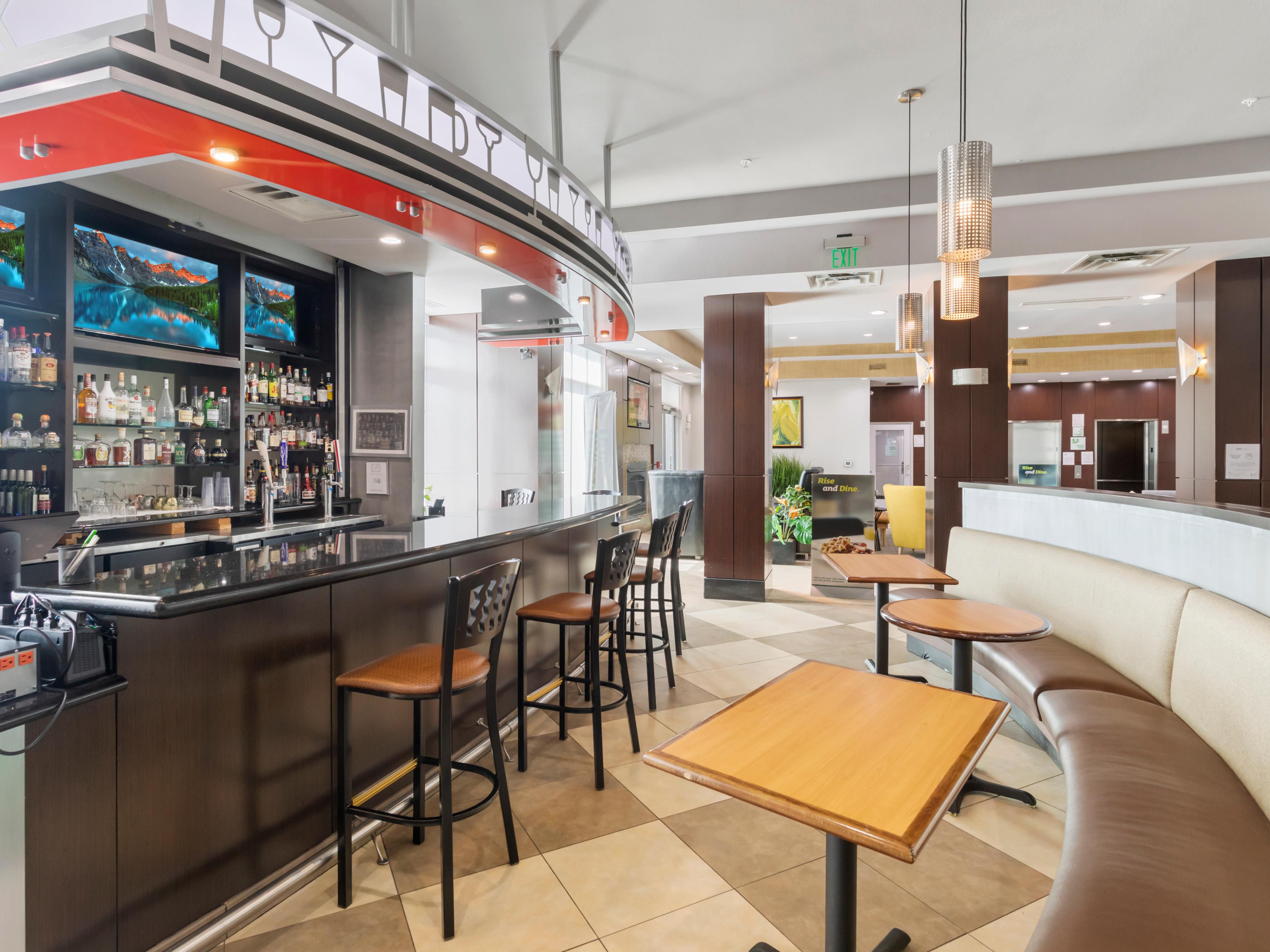 Kem's Full-Service Bar & Patio is a great place to start the day with breakfast cooked to order or buffet. Relax after a full day with your favorite soda, beer, wine or cocktail. Enjoy music or HDTV along with nightly specials, appetizers & entrees. 

Happy Hour 530pm to 630pm Monday through Thursday with complimentary soda, beer/wine & appetizers.