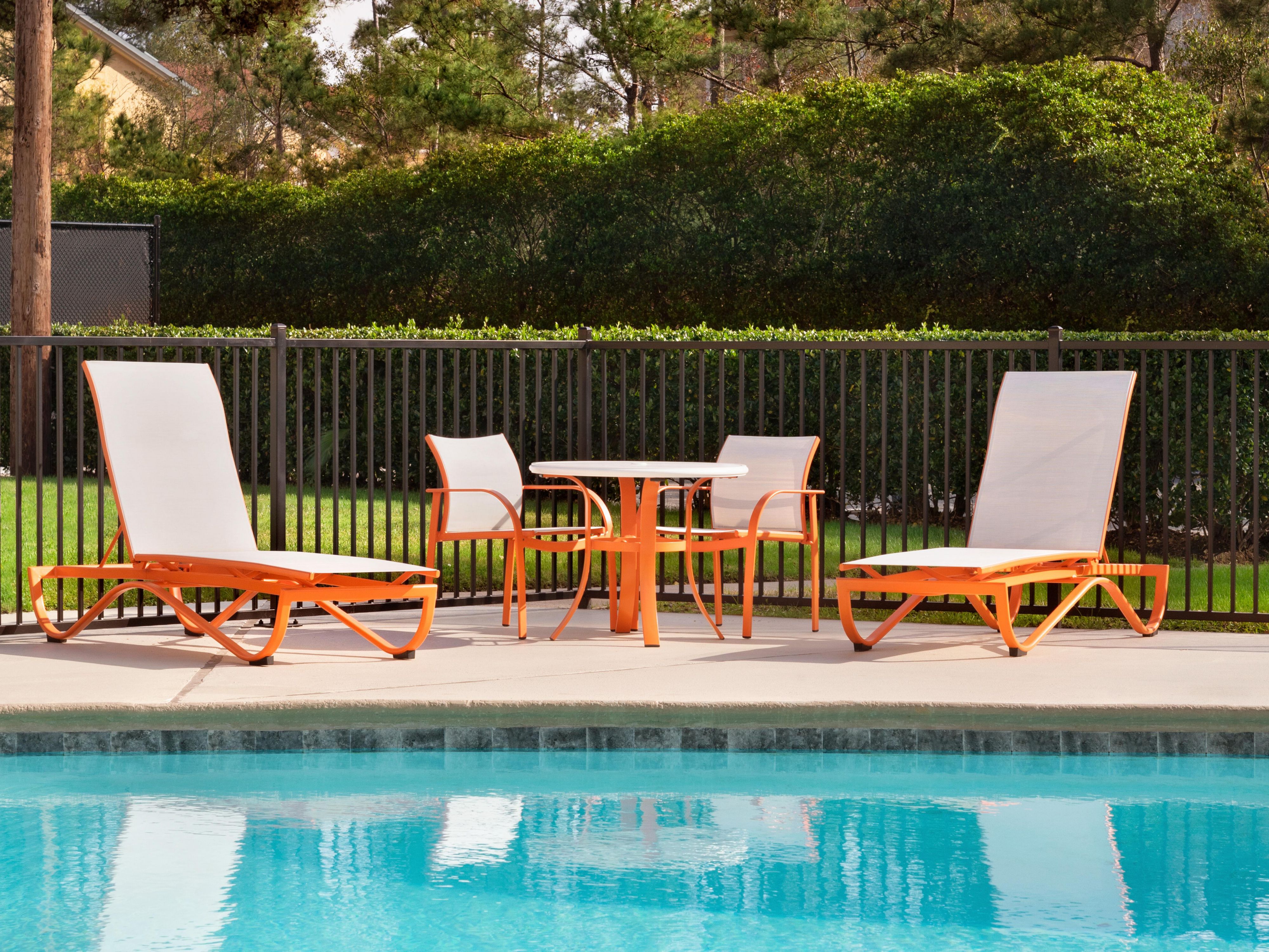 Unwind after a busy day in Houston with a dip in our outdoor pool. Play fun games with your travel buddies in our basketball, tennis, and sand volleyball courts. Our fitness facilities also include a 24-hour gym with cardio machines and free weights. No matter how long you're staying with us, we make it easy to maintain your fitness during travel.
