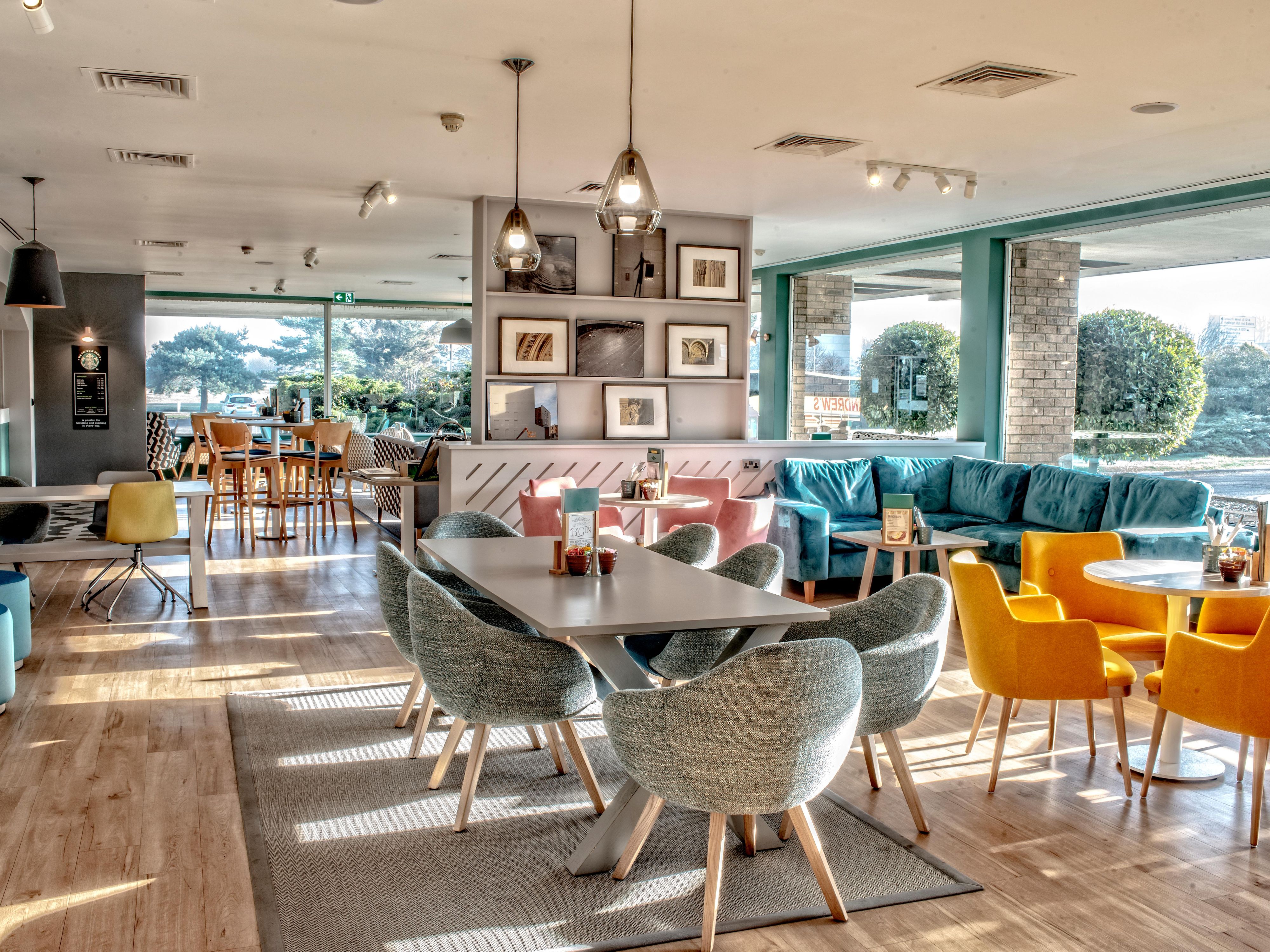 Our hotel has a range of food and drink options for our guests to enjoy. Our lounge and bar areas are open throughout the day and offer a relaxing place to grab a drink, a hearty meal or a light bite.