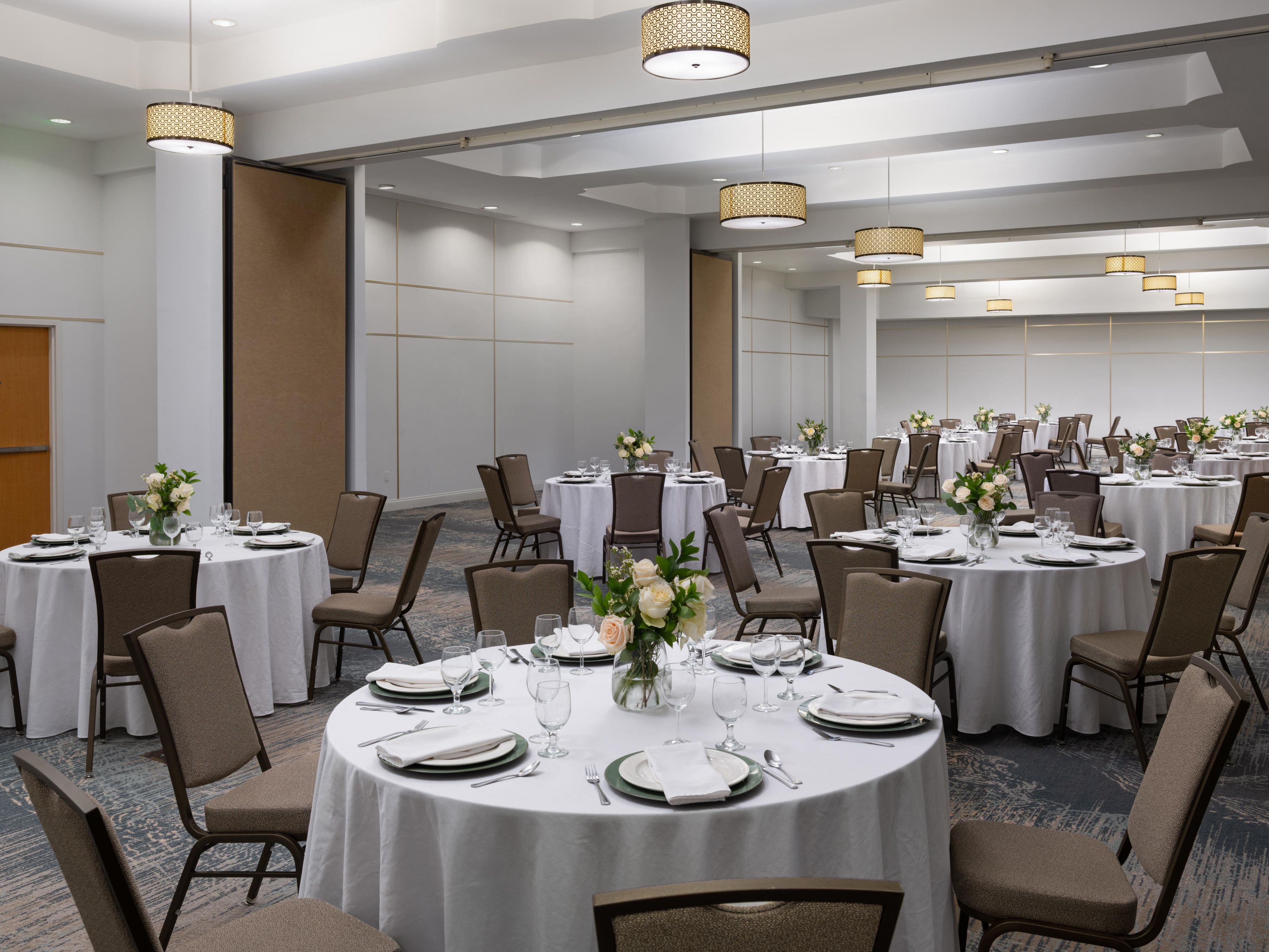 Our newly renovated event space is perfect for weddings, Quinceañera, Bar/Bat Mitzvas, Christmas parties, reunions, banquets, and meetings. Burgers & Brews restaurant and bar is perfect for corporate hangouts after a productive day of meetings, or for continuing the celebration after the wedding reception. 