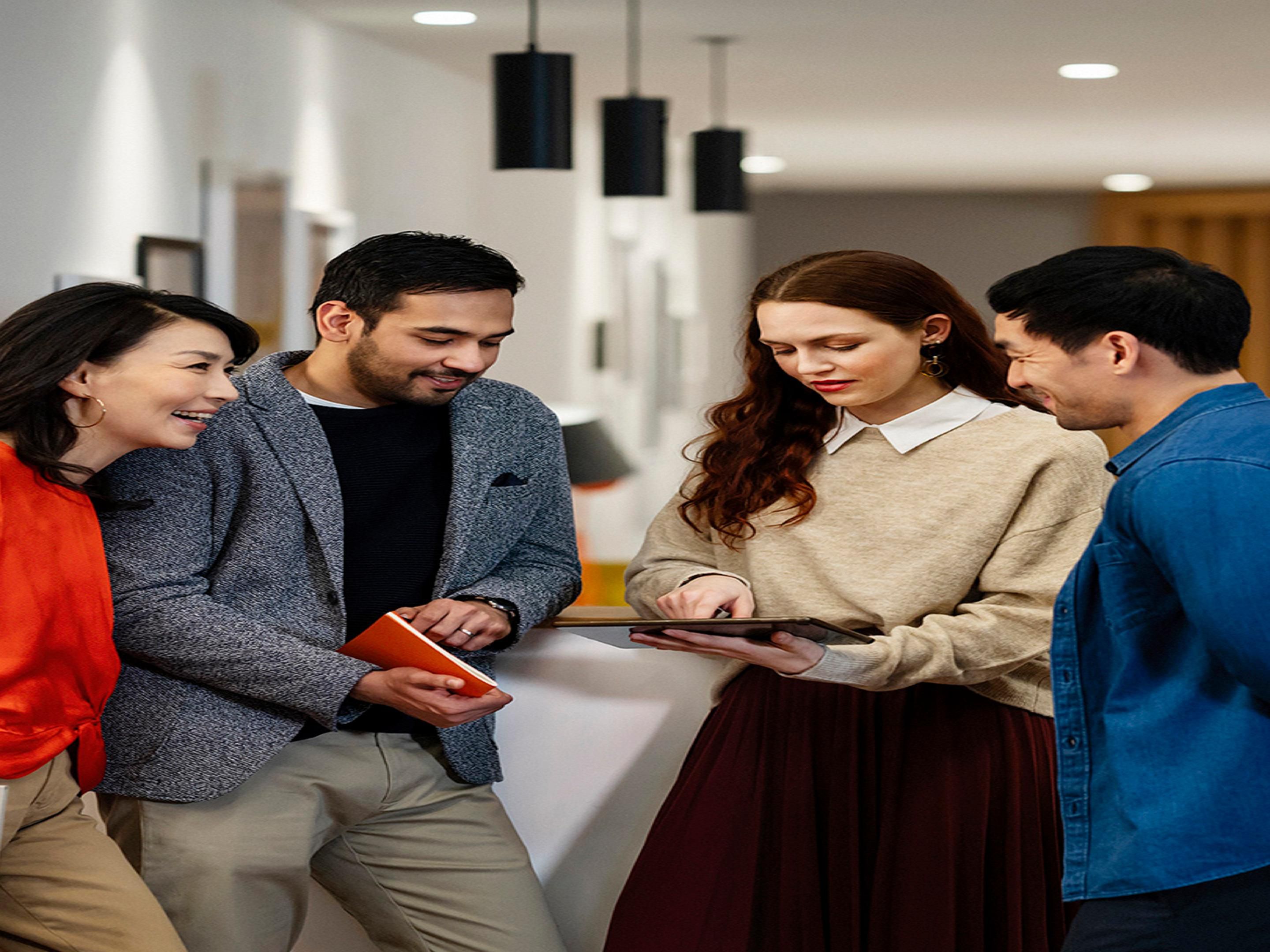 Looking for the perfect venue to set up a meeting? 
Our meeting and conference center are ready to host you and your team with special points and perks offer.