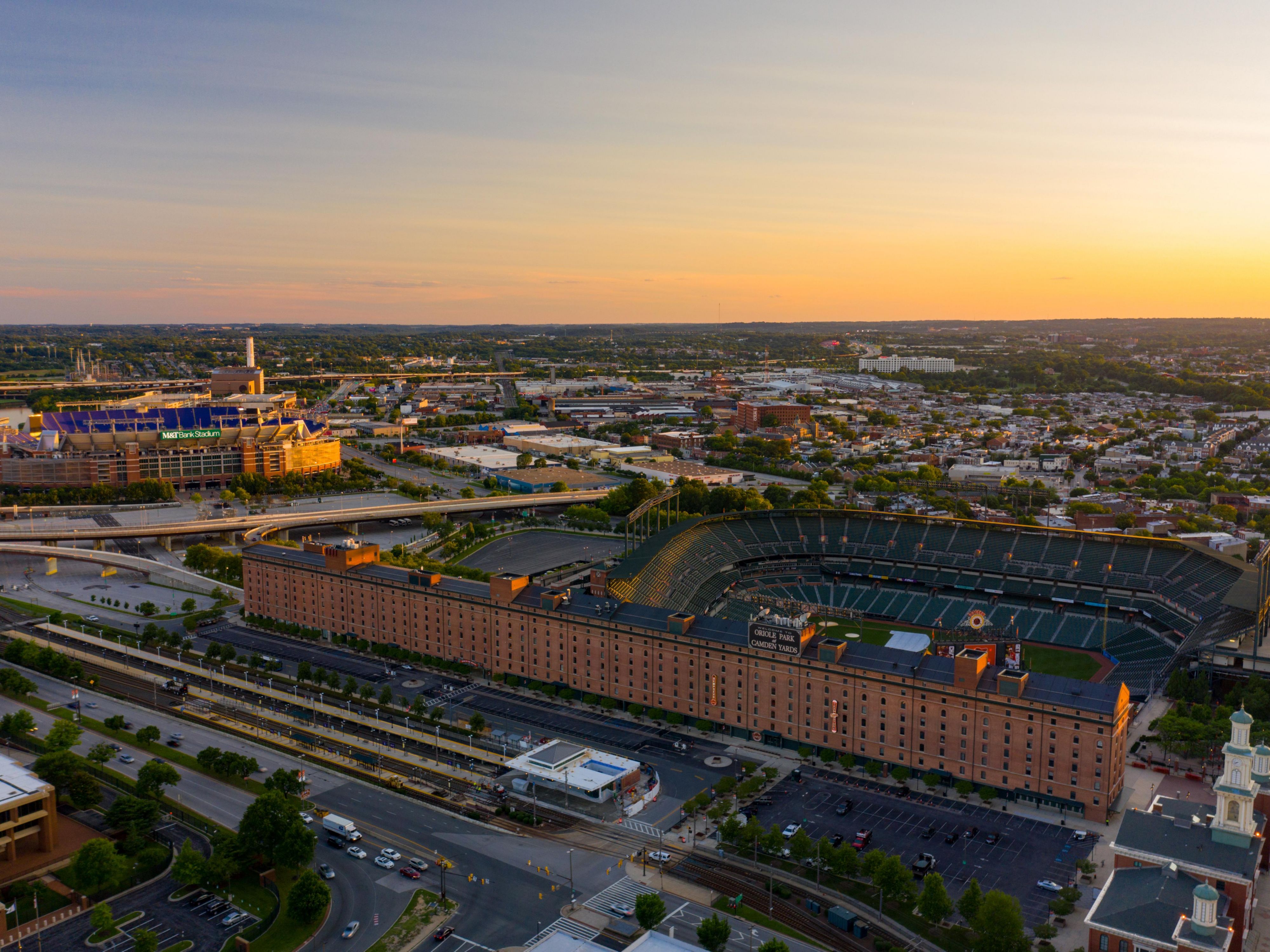 Root for the Baltimore Orioles at Camden Yards—only a quick trip from our hotel. It’s the ideal home base for blending business with big league baseball fun in Baltimore.