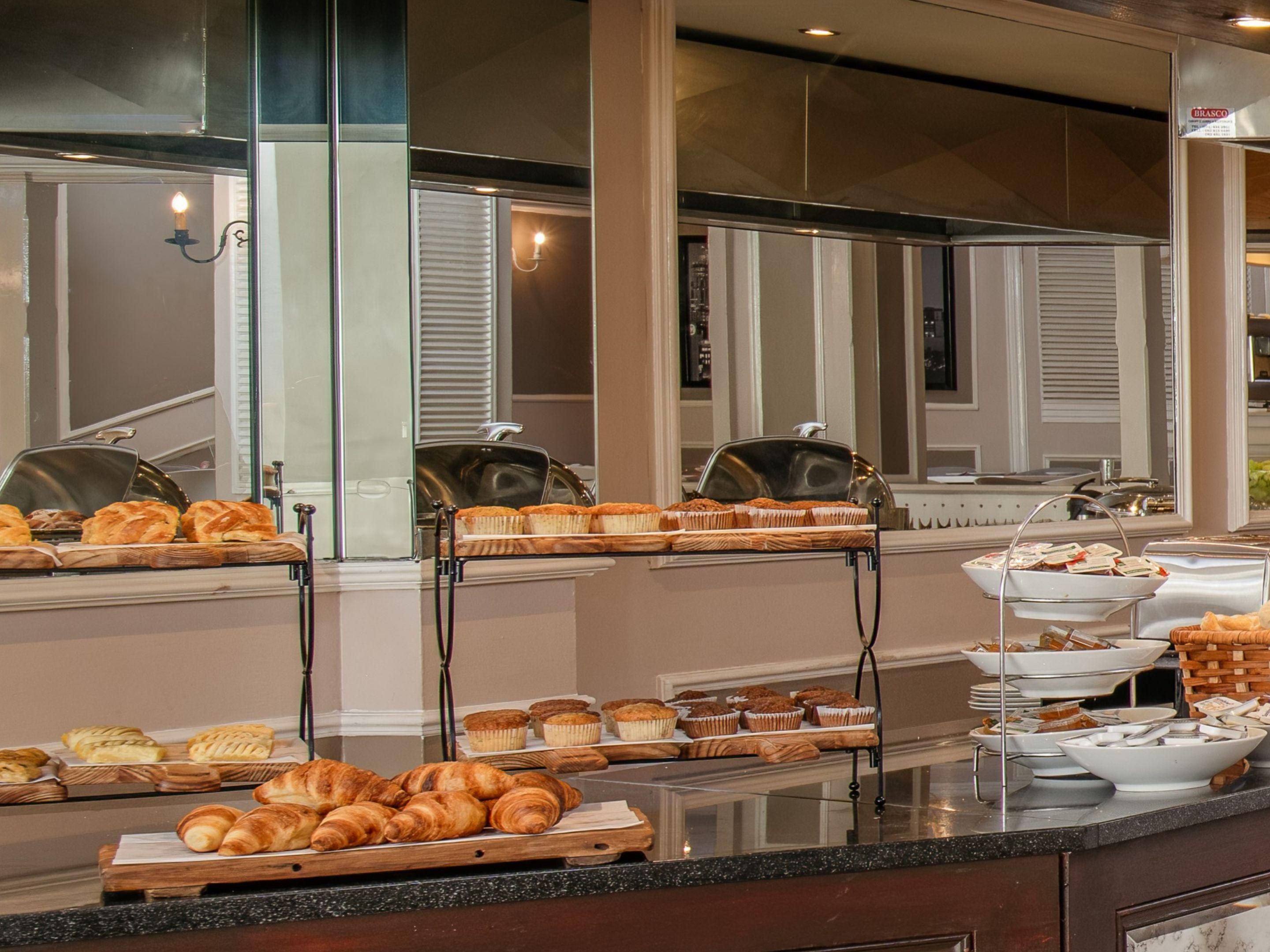 Enjoy leisurely mornings with our signature breakfast experience featuring unlimited mimosas, served from 9am to 10am.