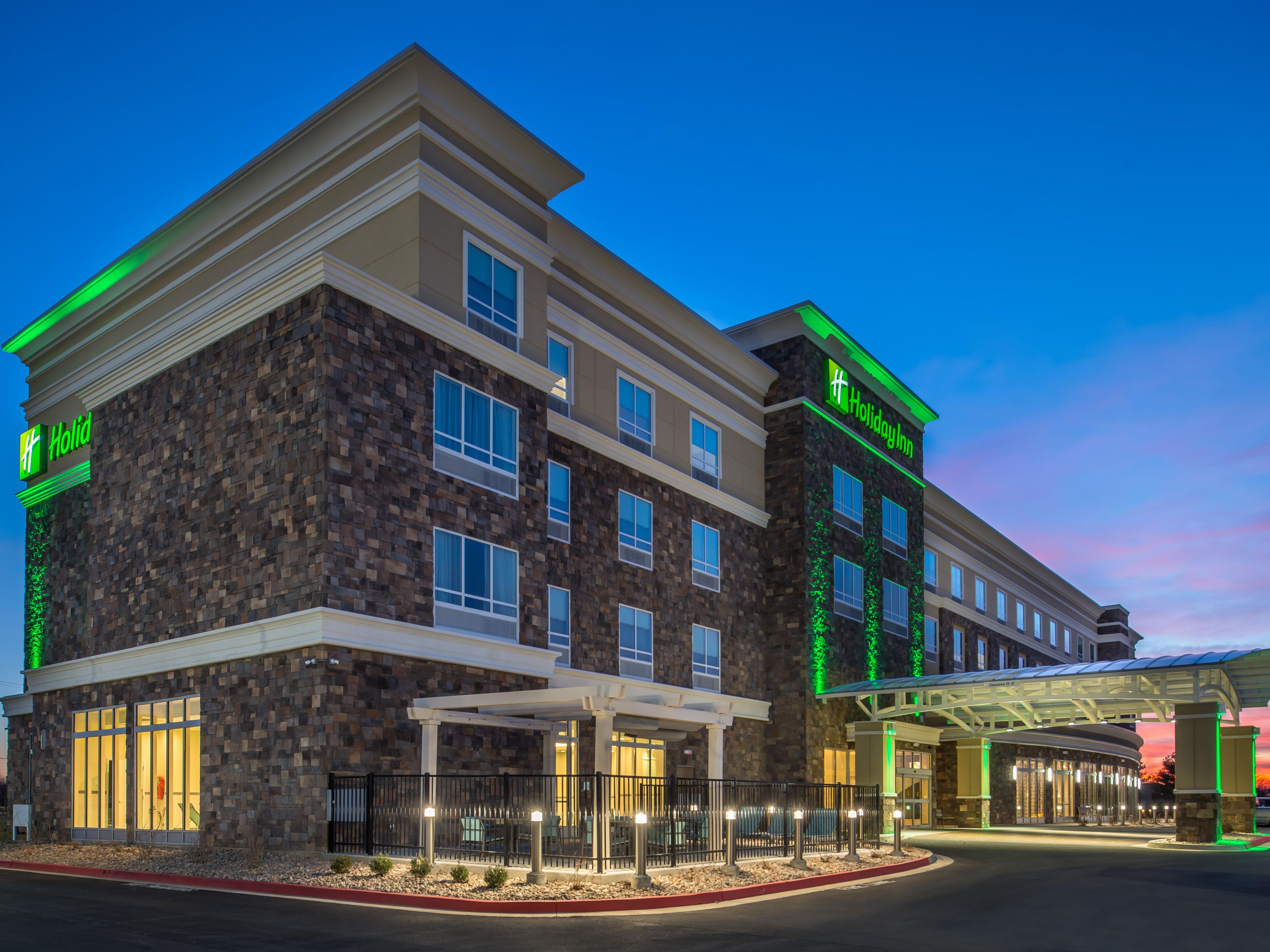 Travel with your whole family, including furry friends. Our pet-friendly hotel in Joplin, MO offers designated rooms and easy outdoor access, making it simple to bring your pets along. Explore Joplin together without leaving anyone behind.