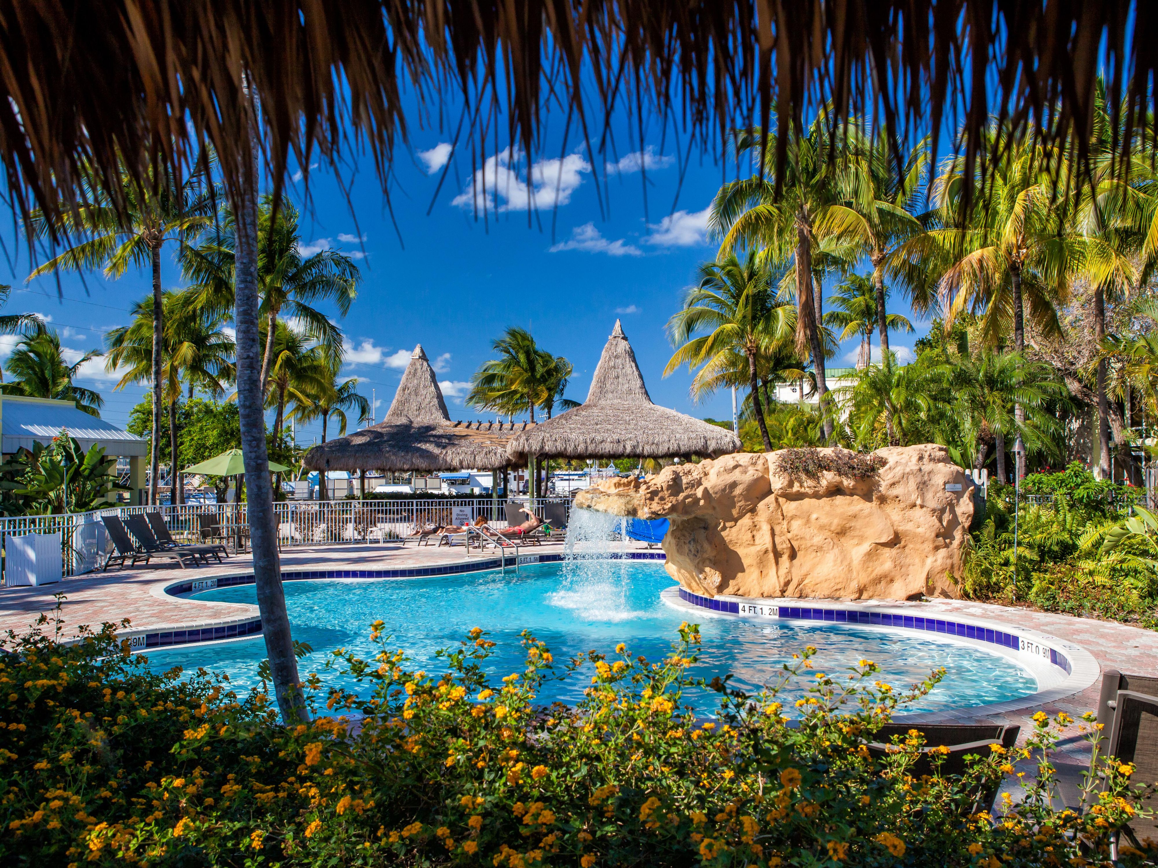 Make a splash at our outdoor pools and whirlpool, open from 7 am to 11 pm. 