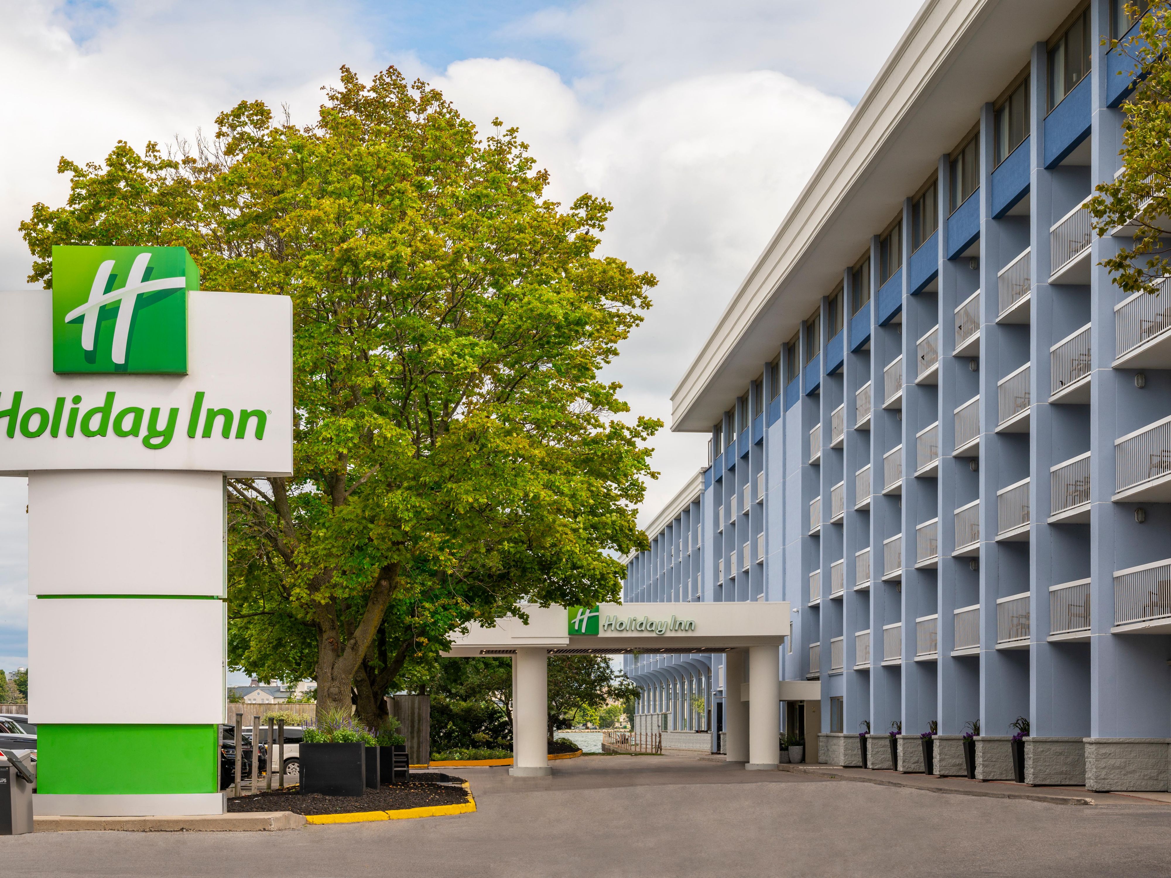 Renovated Holiday Inn KIngston Waterfront