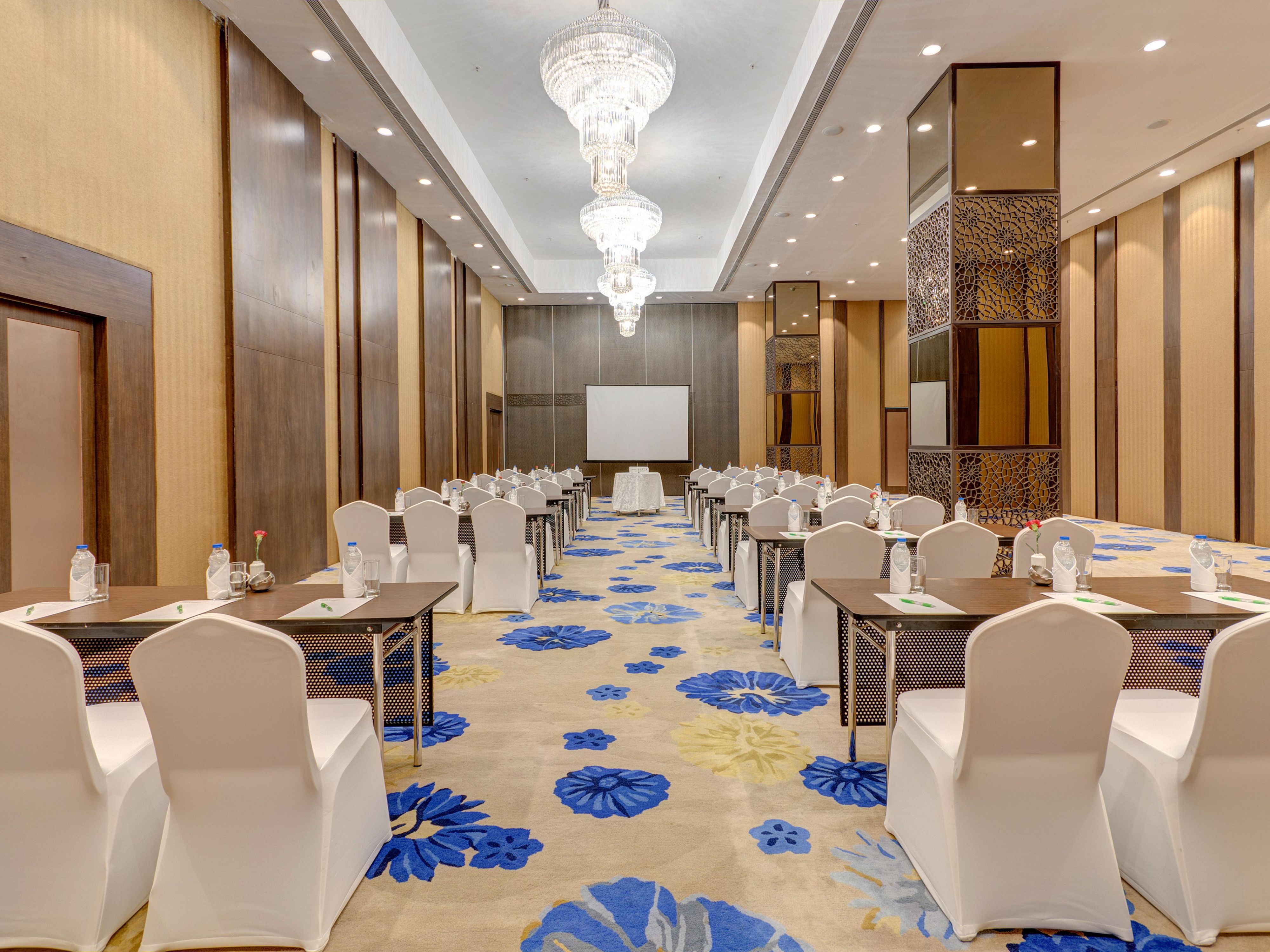 The hotel has a versatile meeting space that can hold conferences and meetings from 15 to 600 participants.