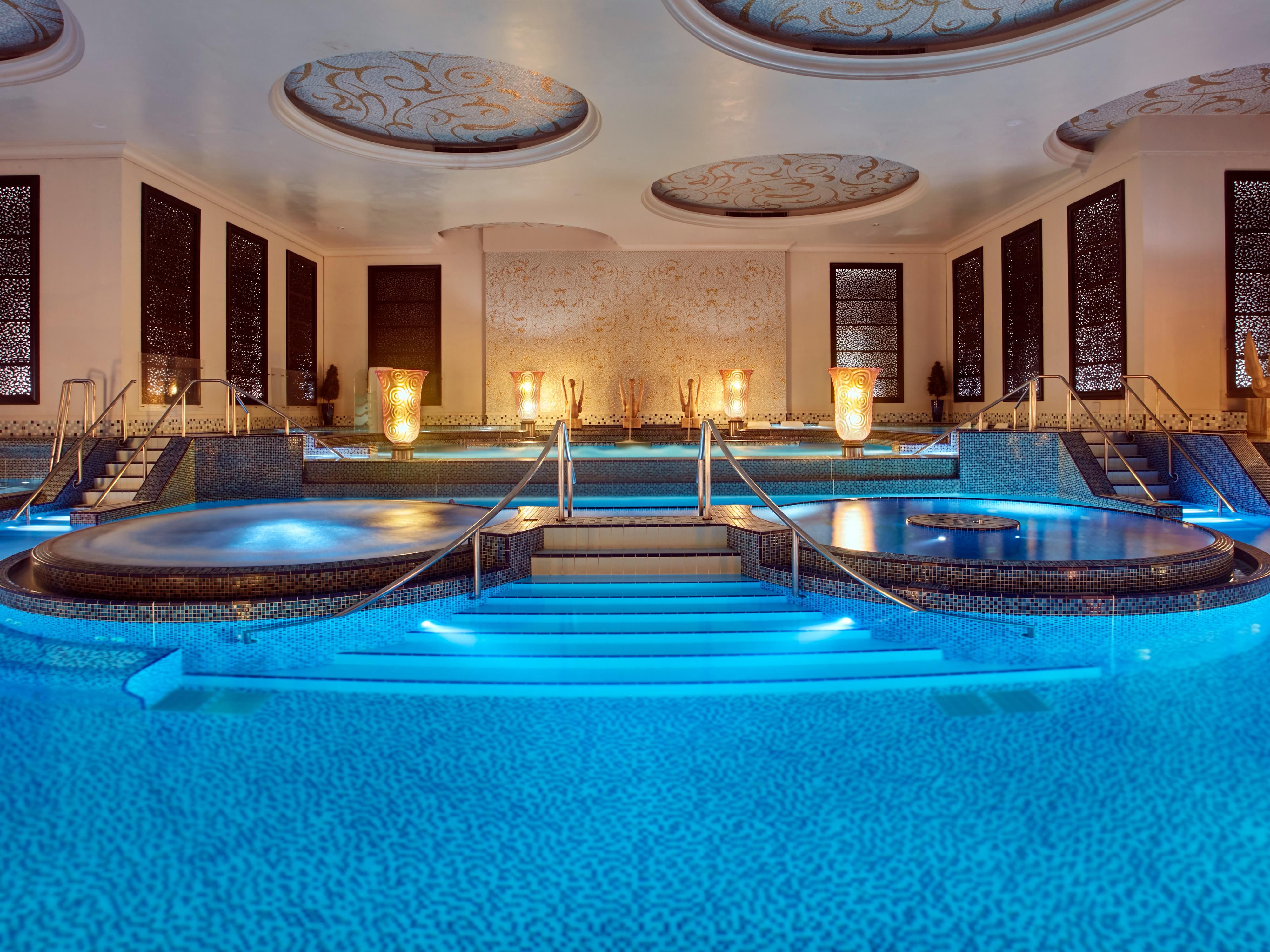 Indulge yourself in an extravagant experience with our selection of astonishing luxury treatments offered using globally renowned brands.