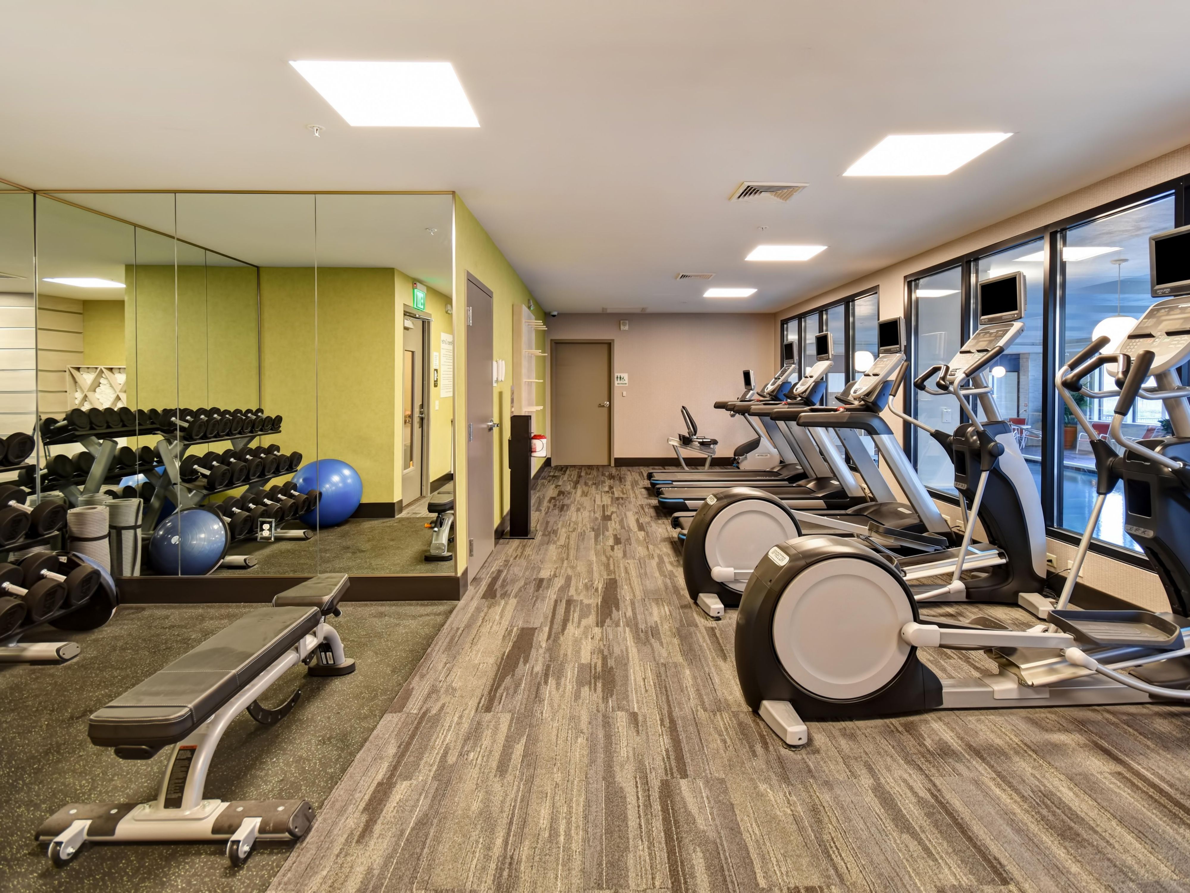 The Holiday Inn Lancaster provides a wide range of amenities for a comfortable and convenient stay. As a premier Lancaster hotel with an indoor pool, you can enjoy a refreshing swim no matter the weather. Stay active at our hotel fitness center which is open 24 hours. Enjoy onsite dining at The Imperial Restaurant, or relax at The Imperial Bar.