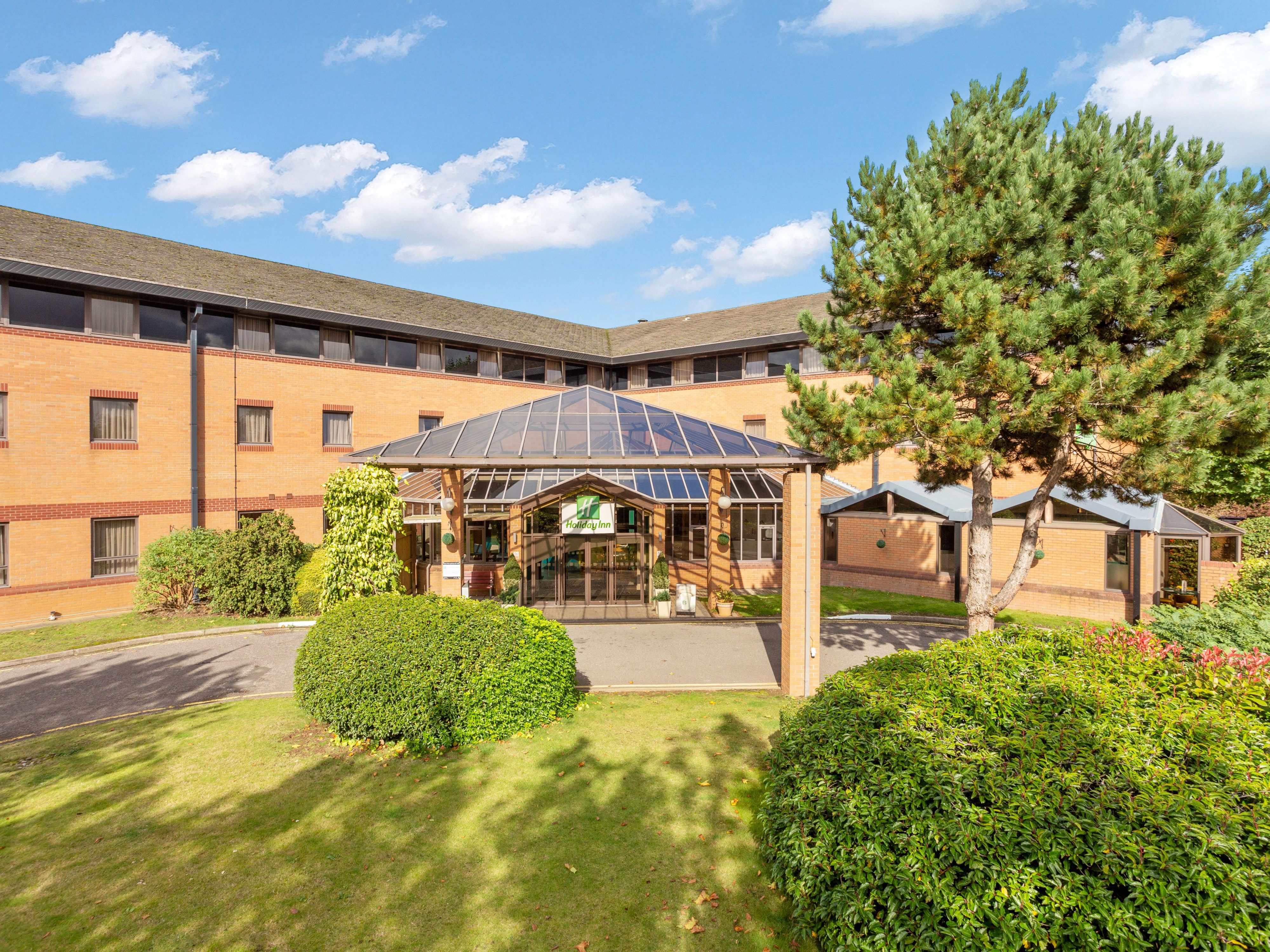 Our hotel is perfectly located near a multitude of fun and exciting attractions to explore. Including Warwick Castle, Shakespeare's Birthplace, Stratford Butterfly Farm and much more.