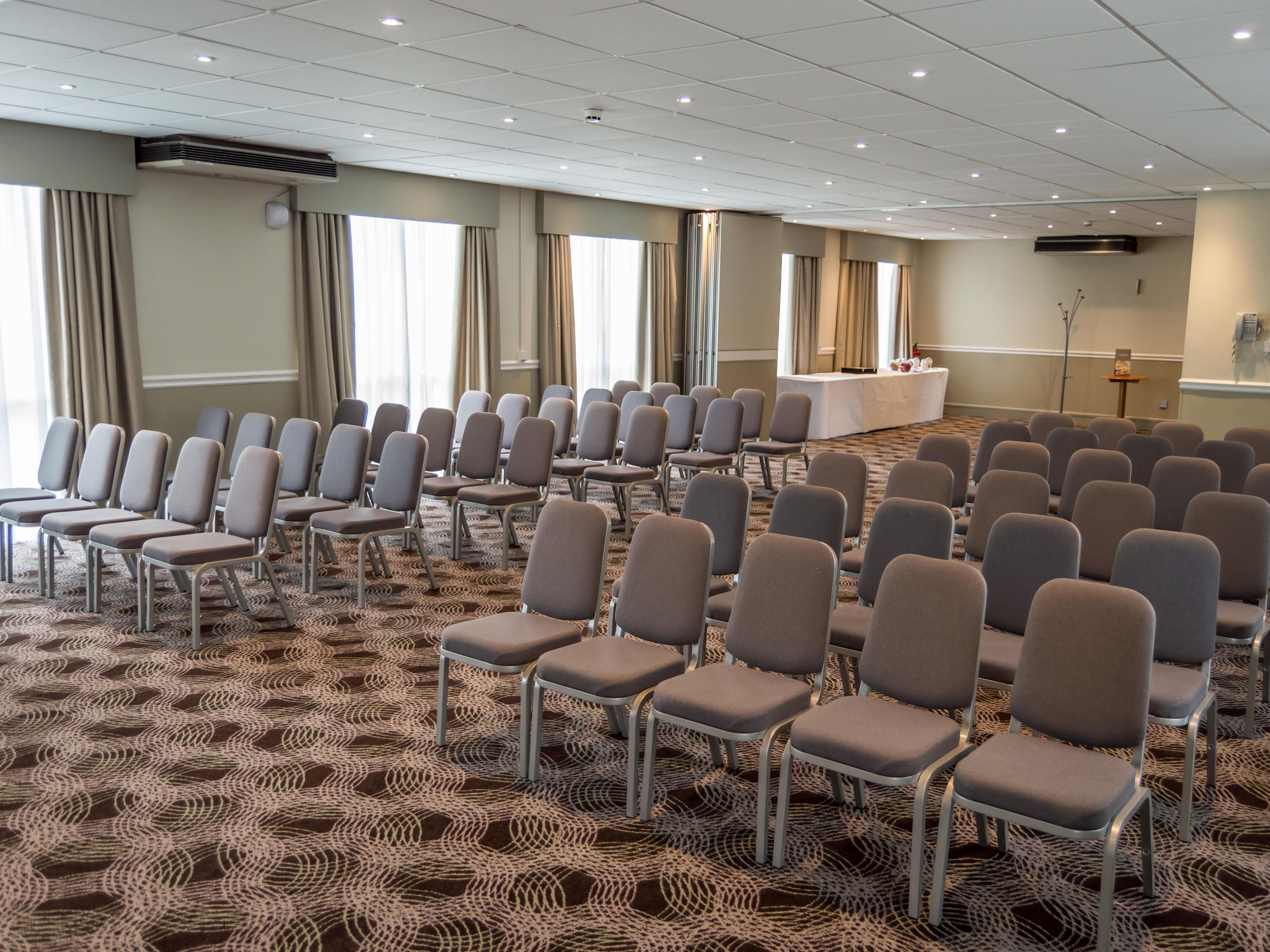 Our DDR Lite rate is the perfect balance of value and premium service, and in 2026 it’s only £26 per person. This all-inclusive package covers everything you need for a productive day: room hire, full use of our modern facilities, a tasty lunch, and tea and coffee to keep your team energised. Plus, all delegates will receive a 1-day pass to our on-