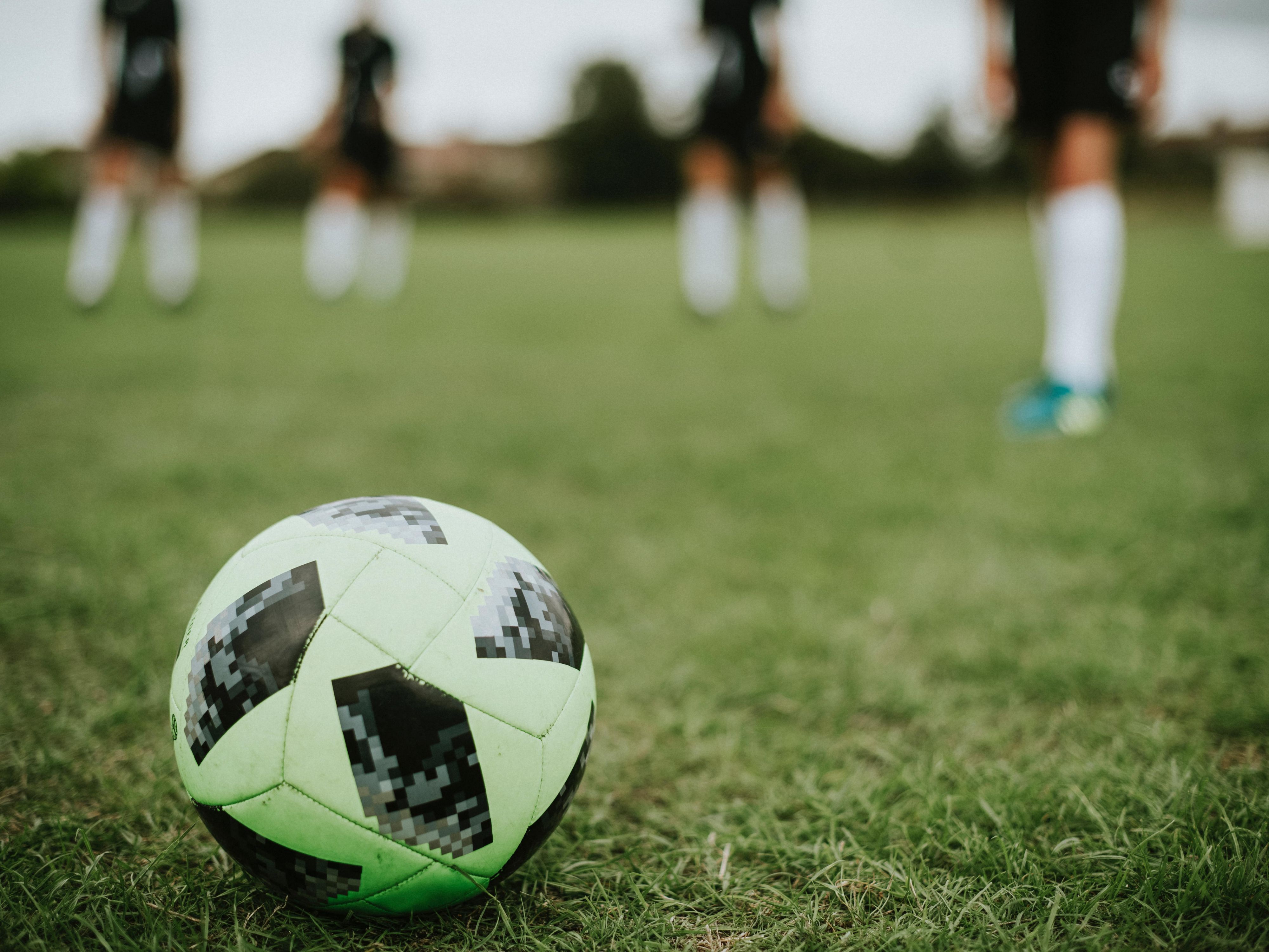 Holiday Inn Lethbridge is a top choice for teams, offering spacious guestrooms, team meeting rooms, a 12,000 sq. ft. Waterpark for Team Downtime, and a location close to major sports venues. Perfect for athletes and families who need space, flexibility, and convenience for a winning tournament weekend in Lethbridge.