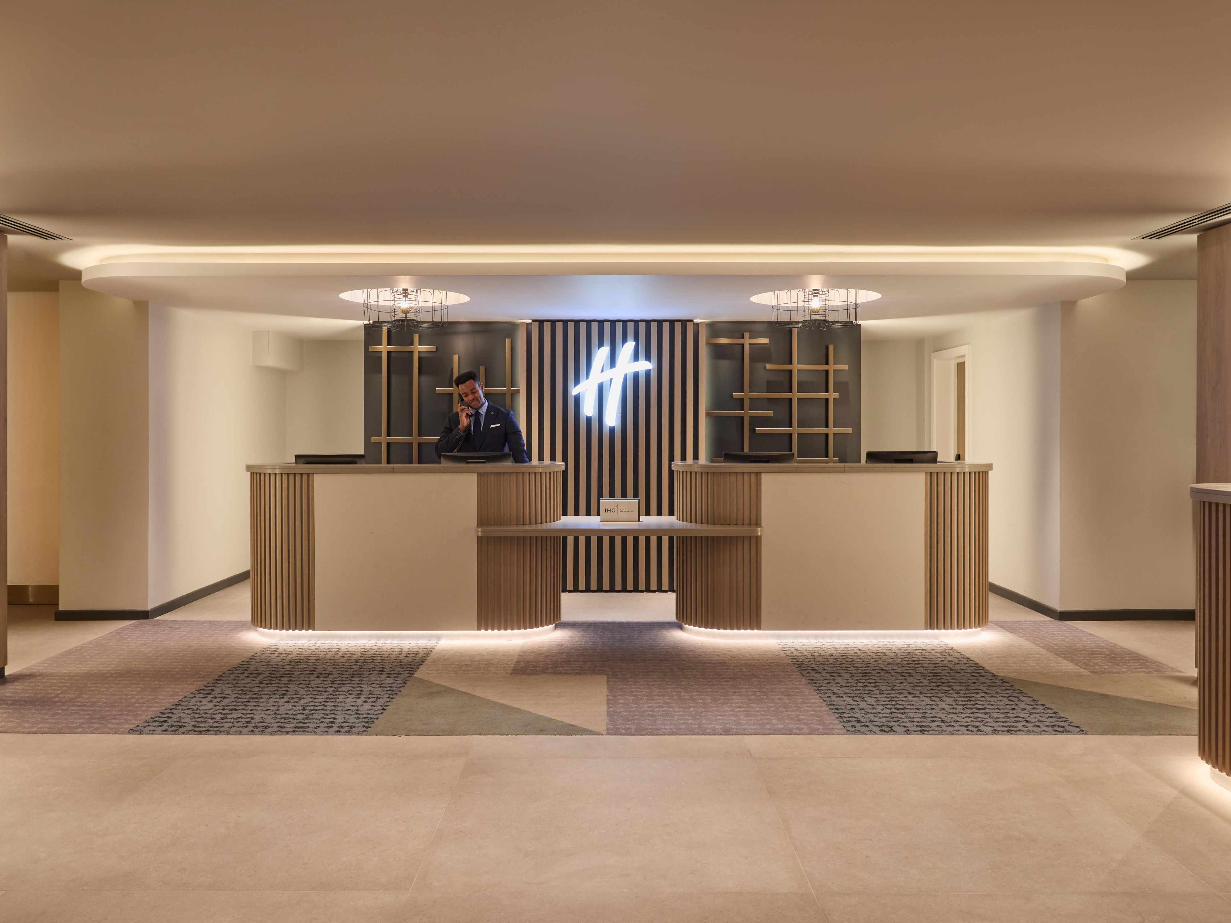 At Holiday Inn London Bloomsbury, we’re dedicated to service.  Ensuring an easy stay so you can focus on the things that matter. Our friendly team is here to take care of all your needs, from check in to check out, allowing you to relax and fully enjoy your time with us.