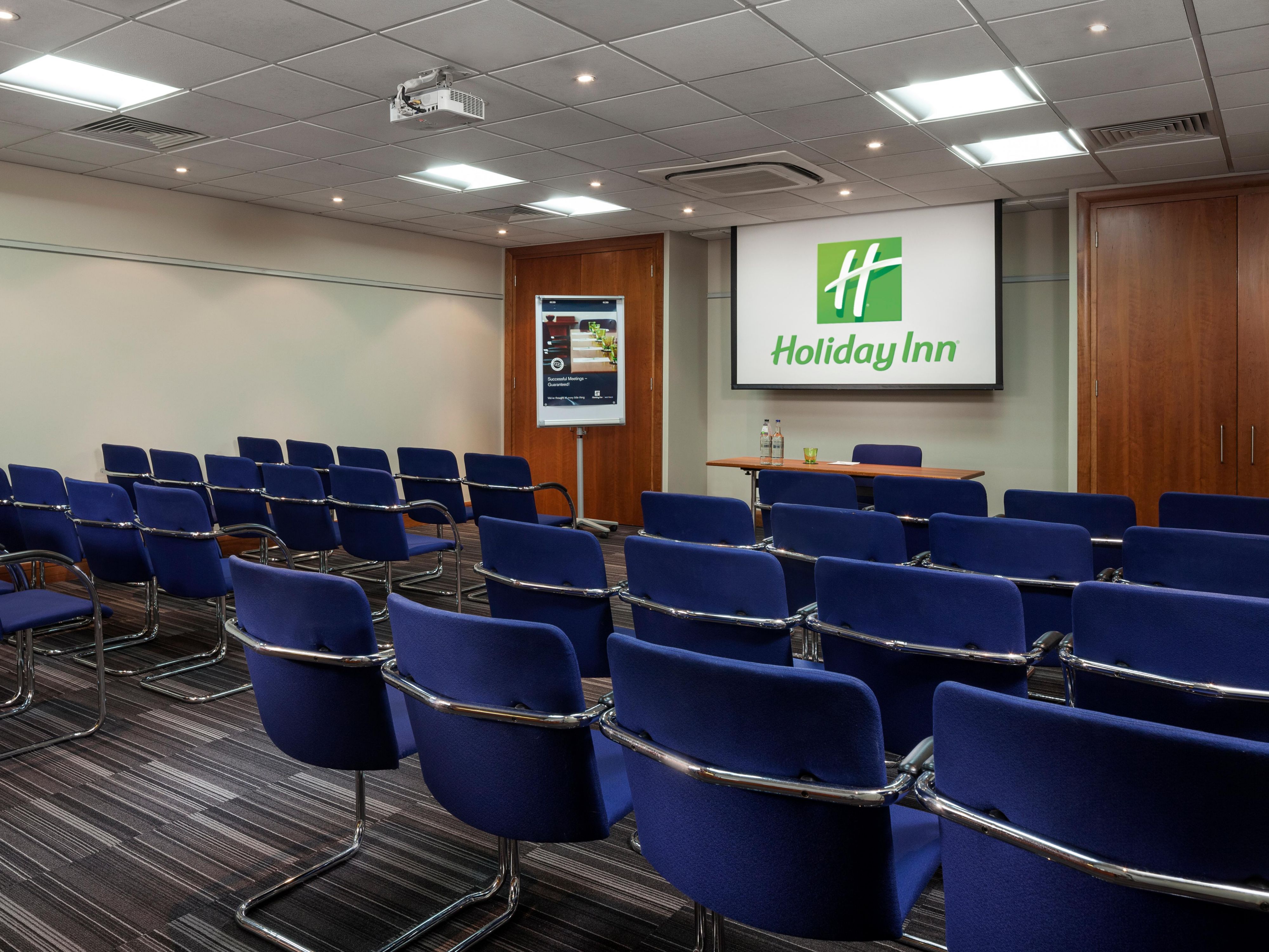 At Holiday Inn London Bloomsbury flexible spaces are suitable for banquets, training days and conferences.