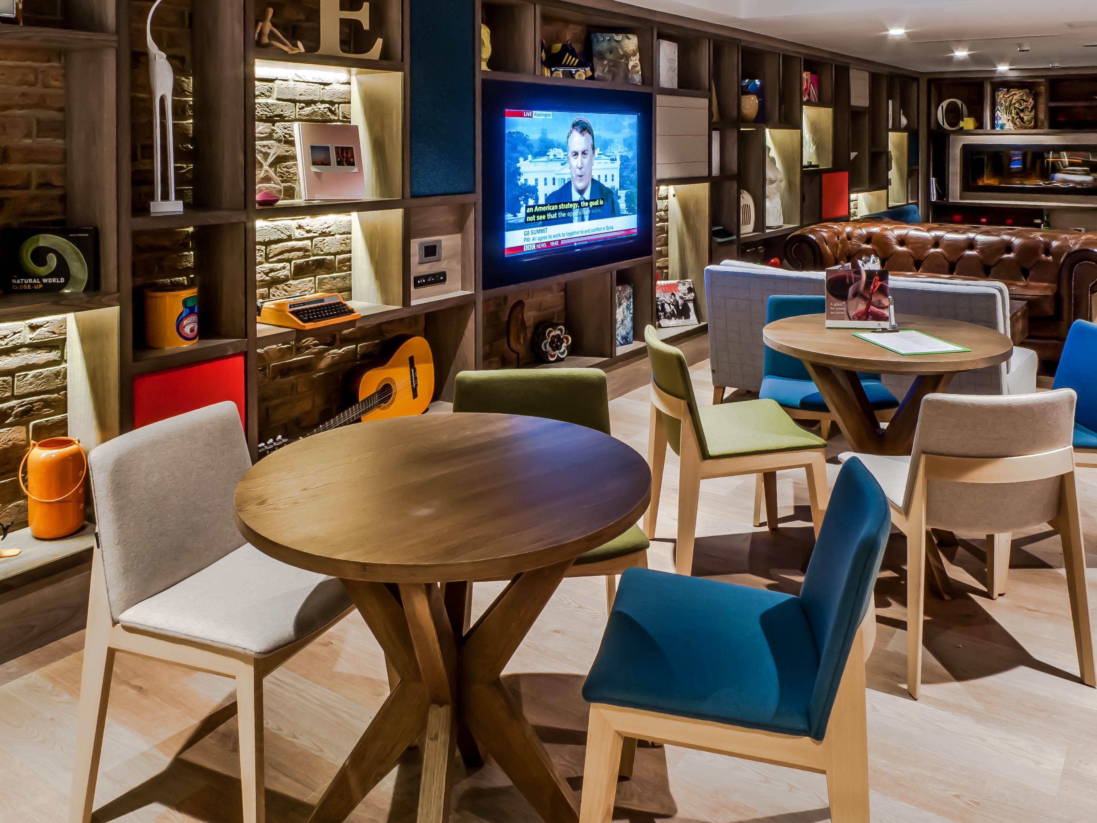 Our refreshed All-Day Dining Menu offers something for everyone! Indulge in classics like Fish & Chips or Rib-Eye Steak, explore bold Asian Tapas, enjoy fresh vegan options, and finish with indulgent desserts. Available for dine-in, take-out, or 24/7 room service! Explore the flavours and find your favourite today!