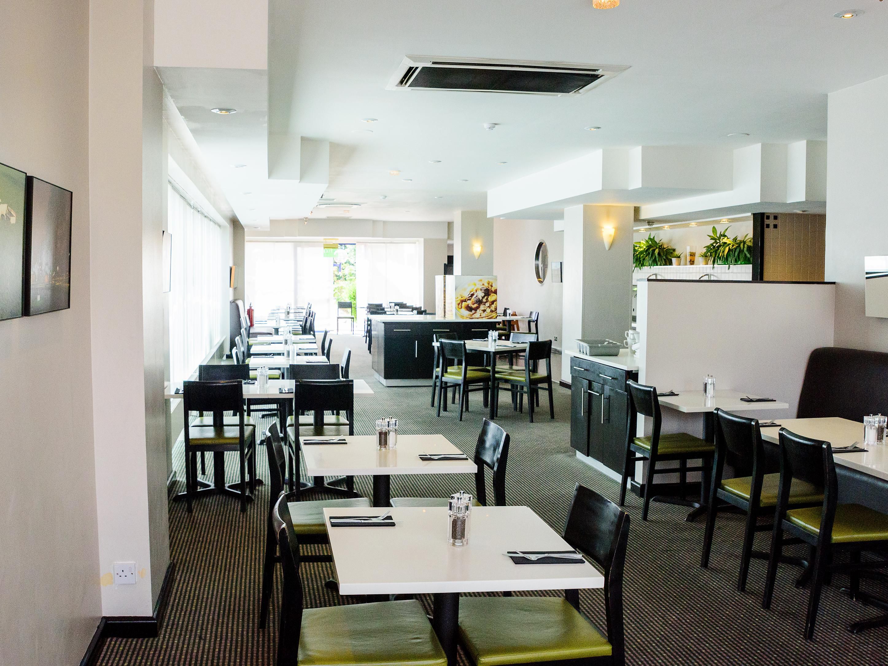 Enjoy a delicious breakfast in Junction Restaurant to kick start your day or join us for a relaxed dinner of classic dishes.  For drinks, snacks and light meals head to our Lobby Bar which also boasts a Starbucks coffee bar. 