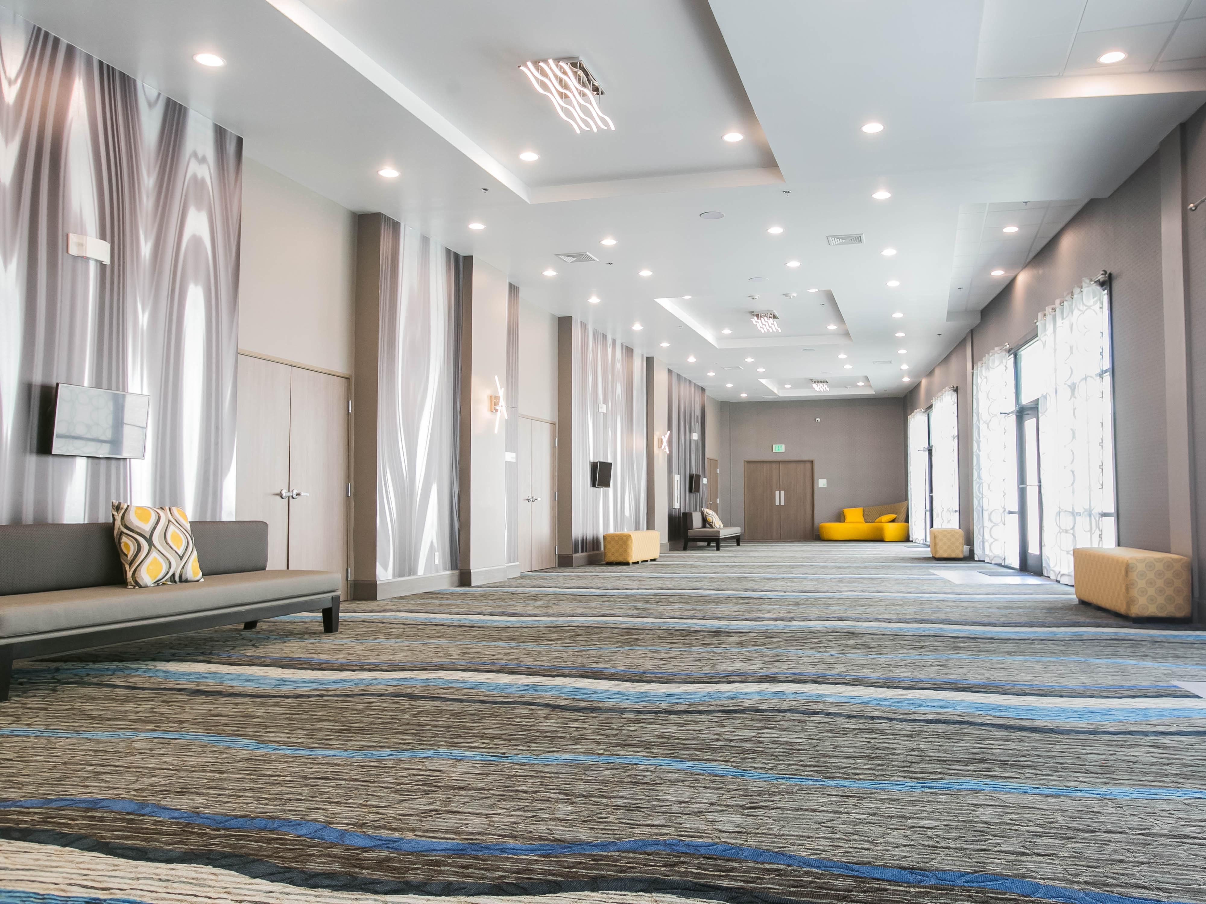 Our property is home to the Grand Infinity Event Center! With 10,000 square feet of elegant banquet and meeting space, we are the largest hotel in the city of Longview. Feel inspired by our versatile Infinity Ballroom, with wireless Internet access, state of the art audio visual equipment and built in mood lighting!