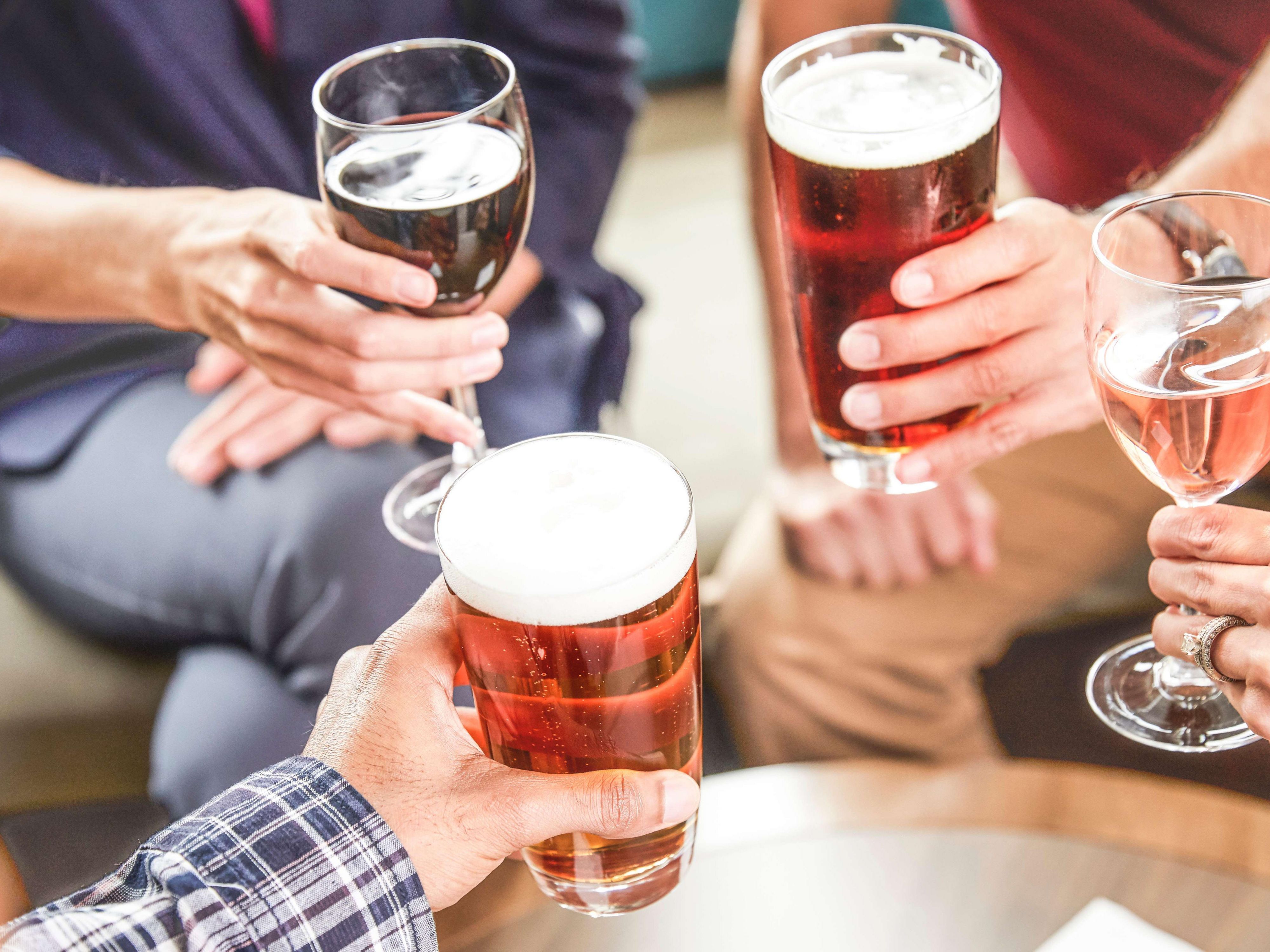 Join us at the Spot Lobby Bar for daily Happy Hour from 5-7pm, featuring refreshing drinks and delicious bites. Staying before the big game? Fuel up with exclusive food and drink specials to get you game-day ready - just steps from your room.