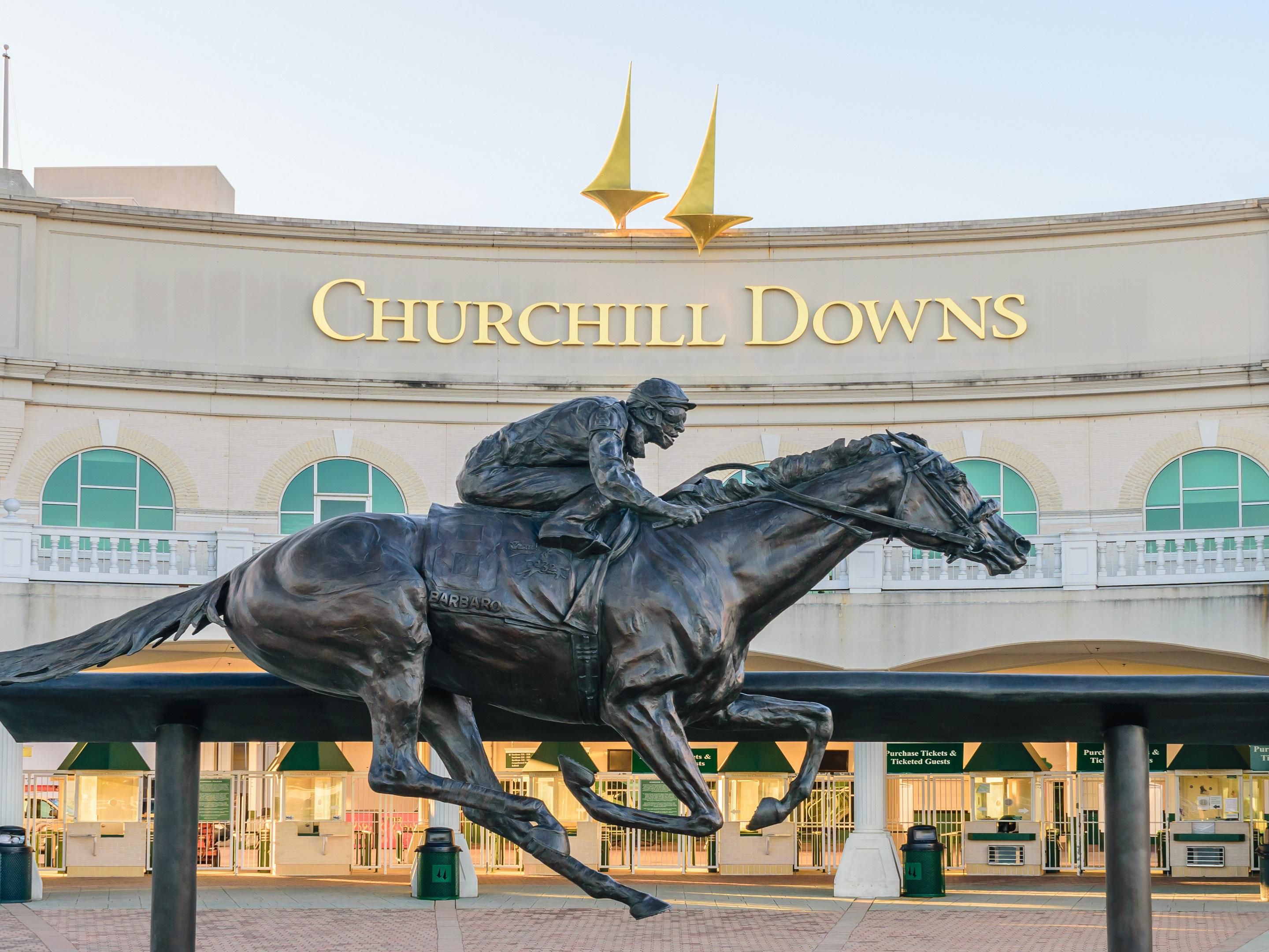 The Holiday Inn Louisville Airport is one of the closest hotels to Churchill Downs. Book now and take advantage of all they have to offer - Night Racing, Live Racing, the Derby Museum and home to the best 2 minutes in Sports - the Kentucky Derby.  