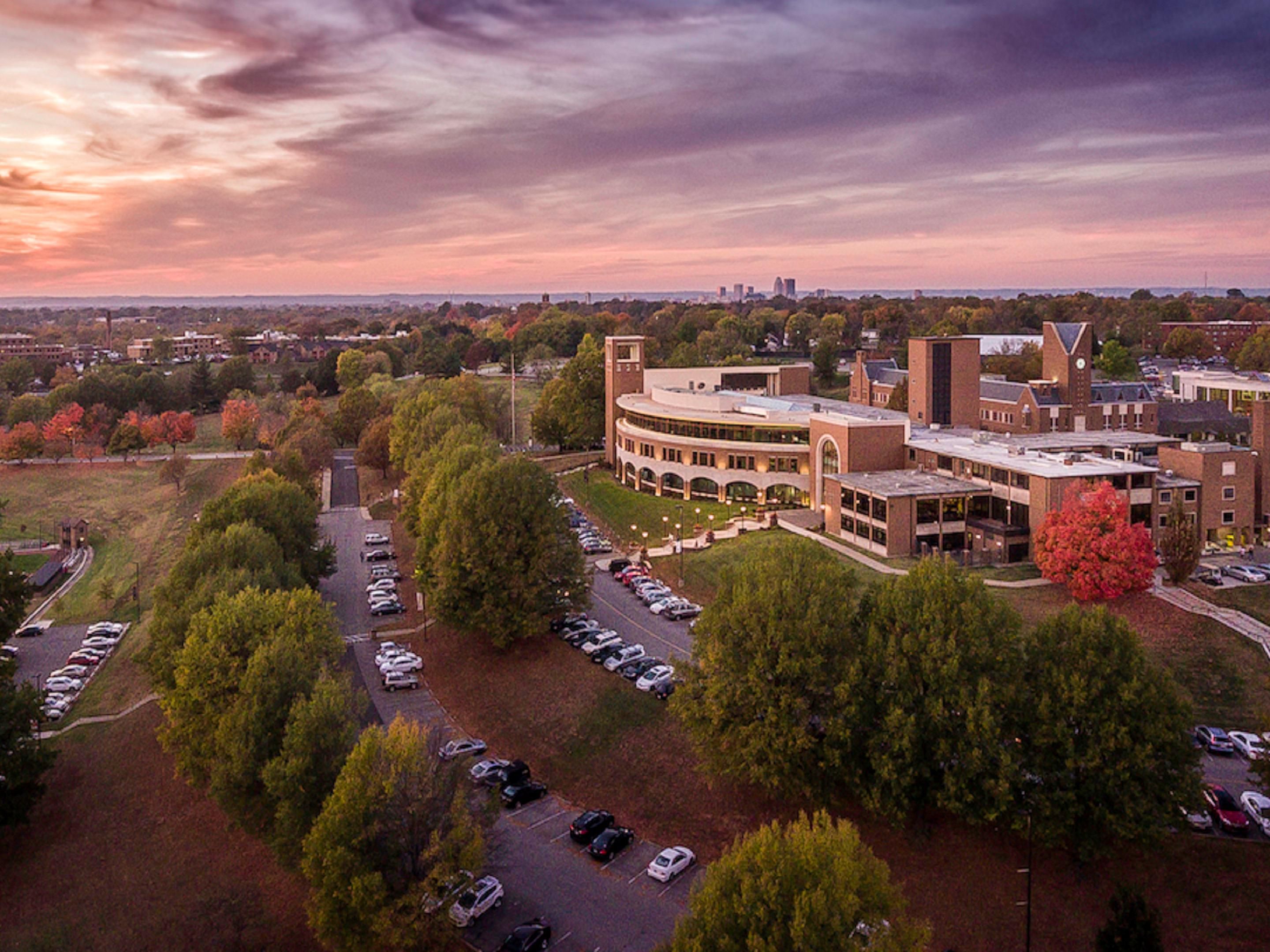 Welcome Bellarmine University Visitors! Whether you are coming in as an athlete to play or to tour the campus, we welcome you with clean rooms and tasty breakfast!