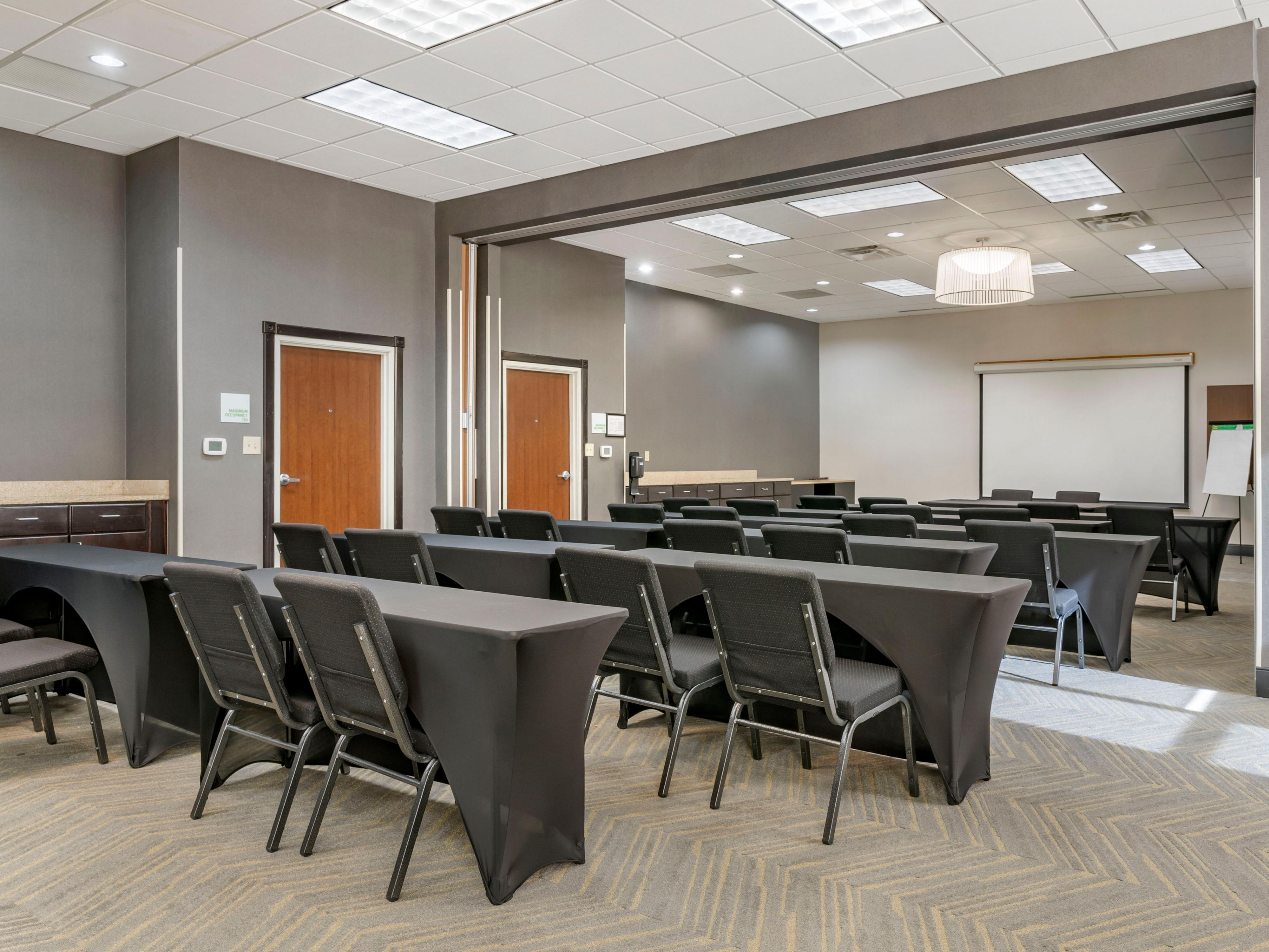 Plan your next event with us and take advantage of our flexible meeting spaces and professional catering services. Whether hosting a small meeting or a large conference, our facilities are adaptable to your specific event needs. Each space is equipped with high-tech audiovisual aids to enhance your gatherings.