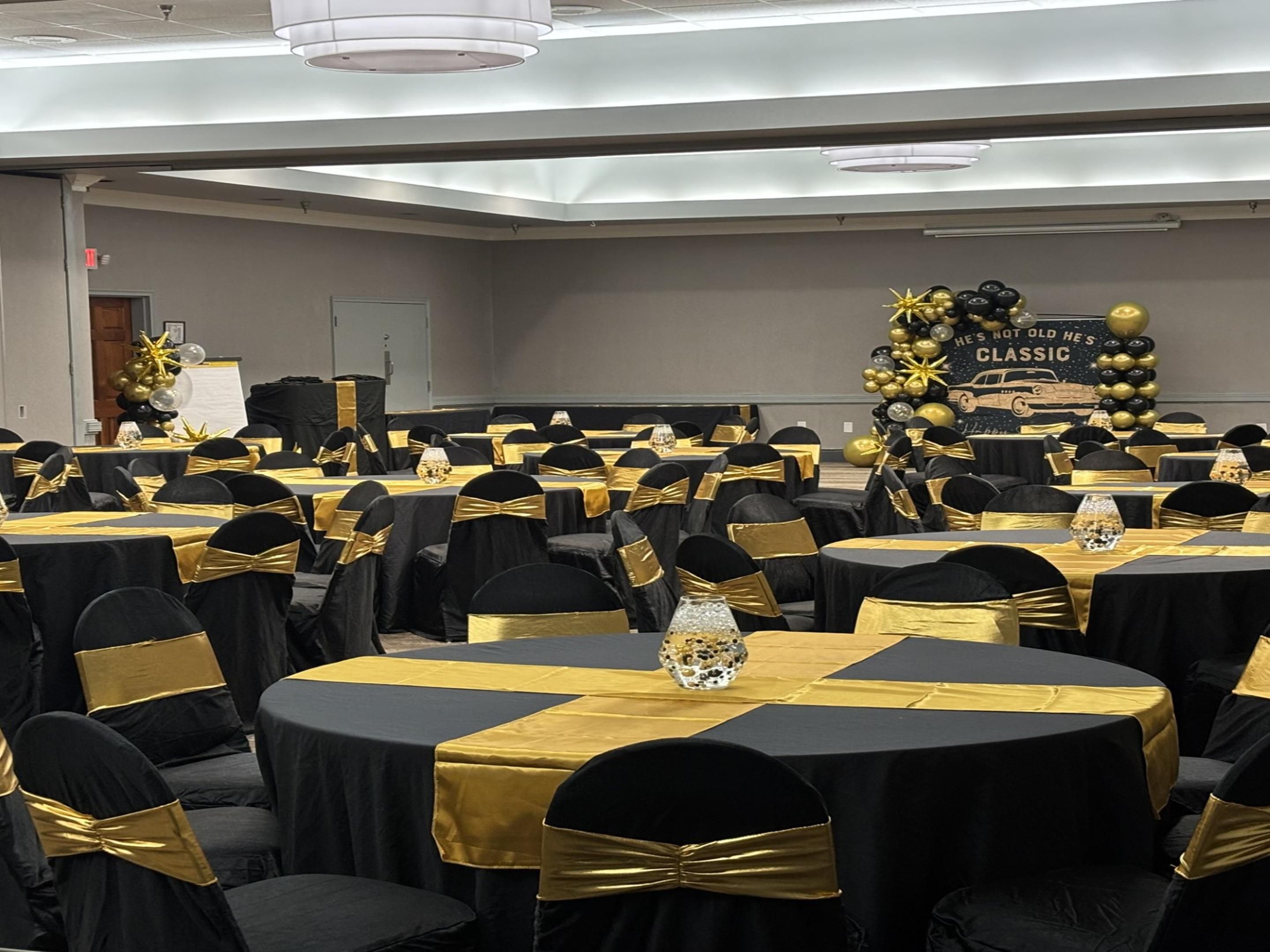 With our 2,000 square feet of meeting & event space, we can accommodate groups from 10 to 250. Full service catering, A/V equipment, and Wi-Fi internet access are available to make your next meeting easy to plan.
