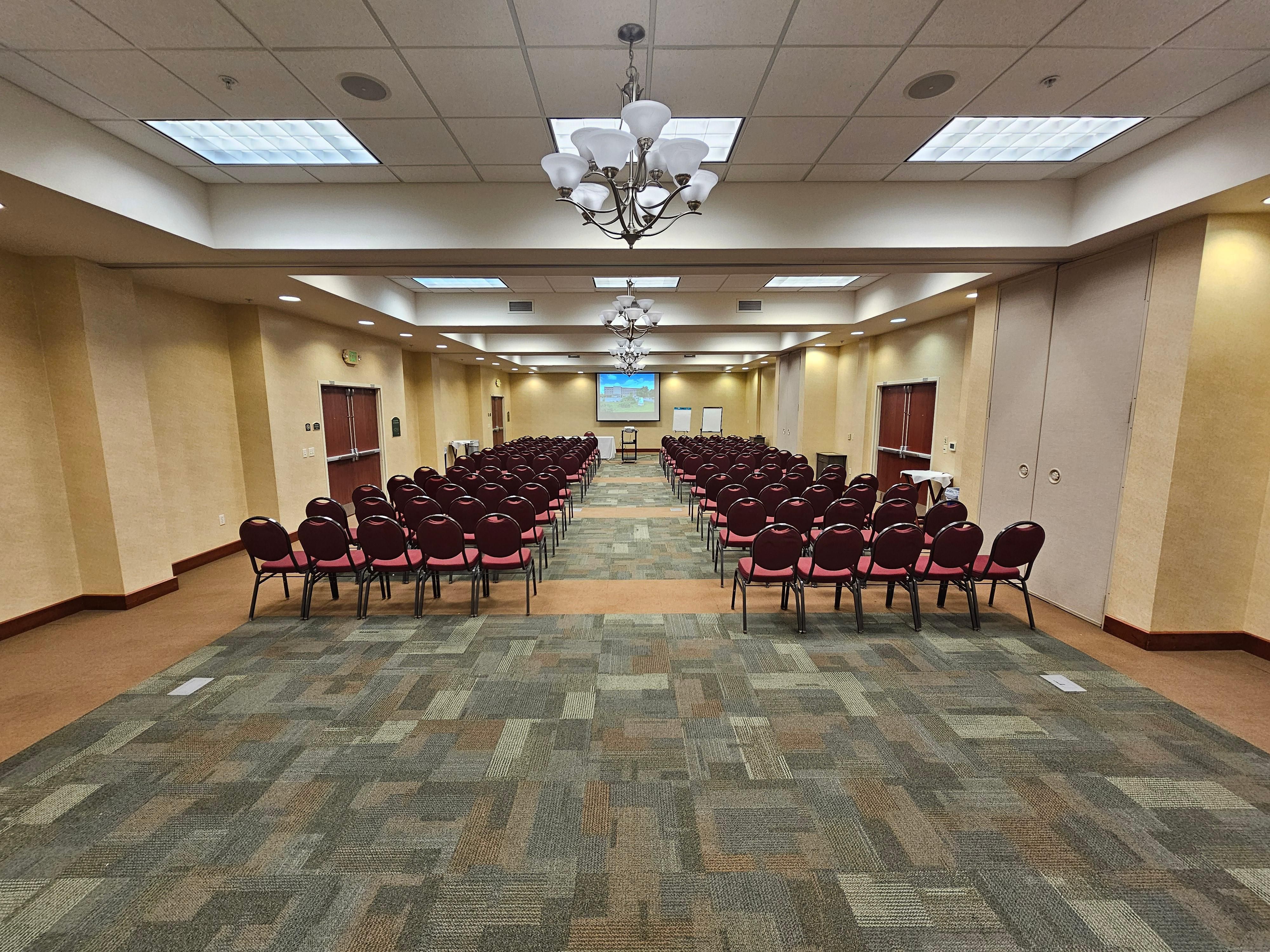 The hotel offers 2,250 sq. ft of flexible meeting space and an additional 1,400 sq. ft. of pre-function hallway space that can accommodate groups of various sizes and needs. Our dedicated sales professionals are committed to ensuring the success of your event! Inquire within today for a pricing quote.
