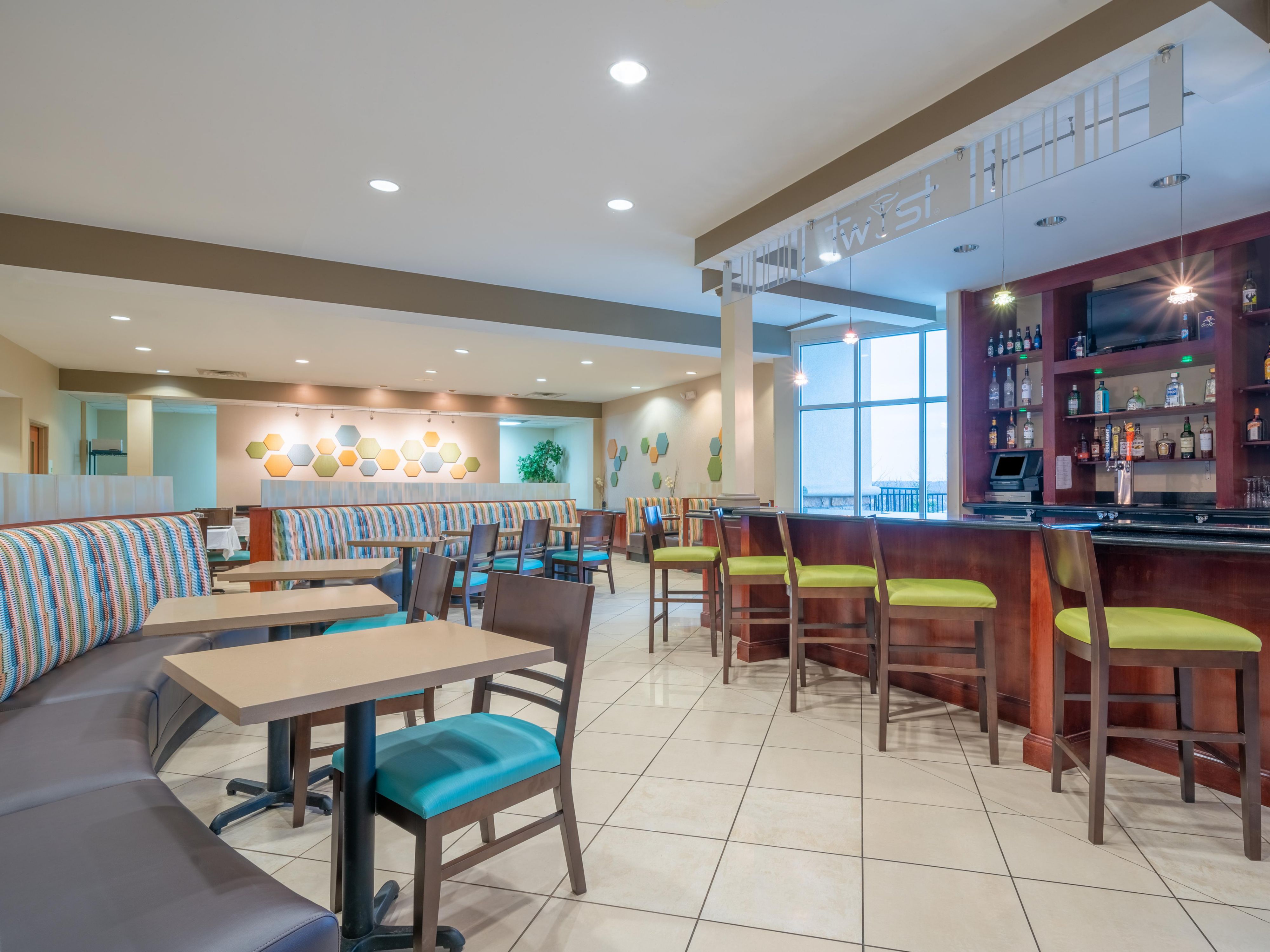 Twist Bar & Lounge offers the perfect mix of chef-inspired dishes, classic and craft cocktails, plus a well-curated wine and beer list featuring local selections.