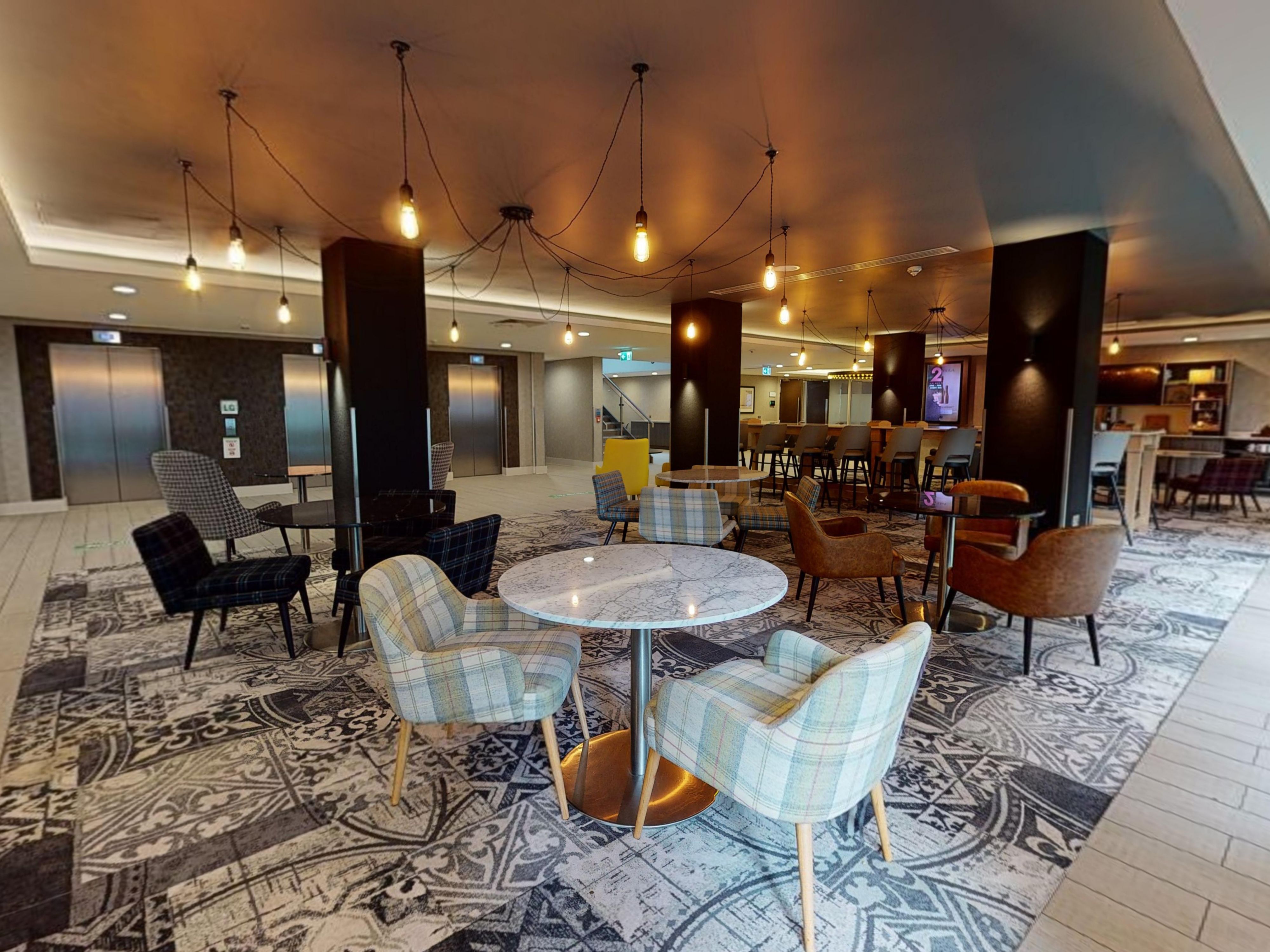 Take a virtual tour of the hotel; experience panoramic views of the public areas, bedrooms and impressive event spaces in detail before your visit. 