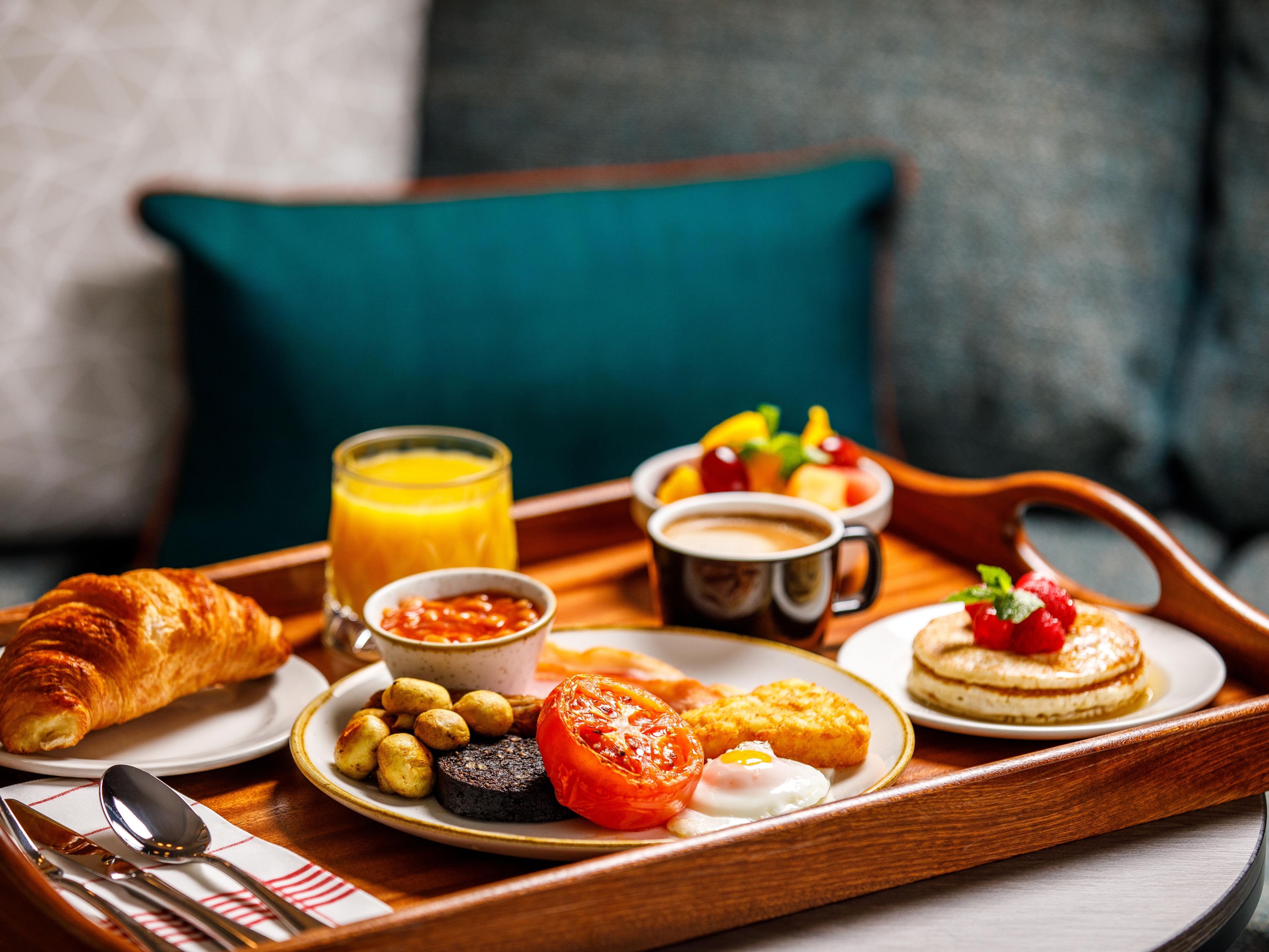 Enjoy restaurant-quality meals in your bedroom with mirror-casting technology on your TV, allowing you to watch your favorite shows while savouring delicious food. Order online or by phone from our extensive menu, including specialties from the Turkish restaurant. For added convenience, Smart Vending is just steps away from the hotel.