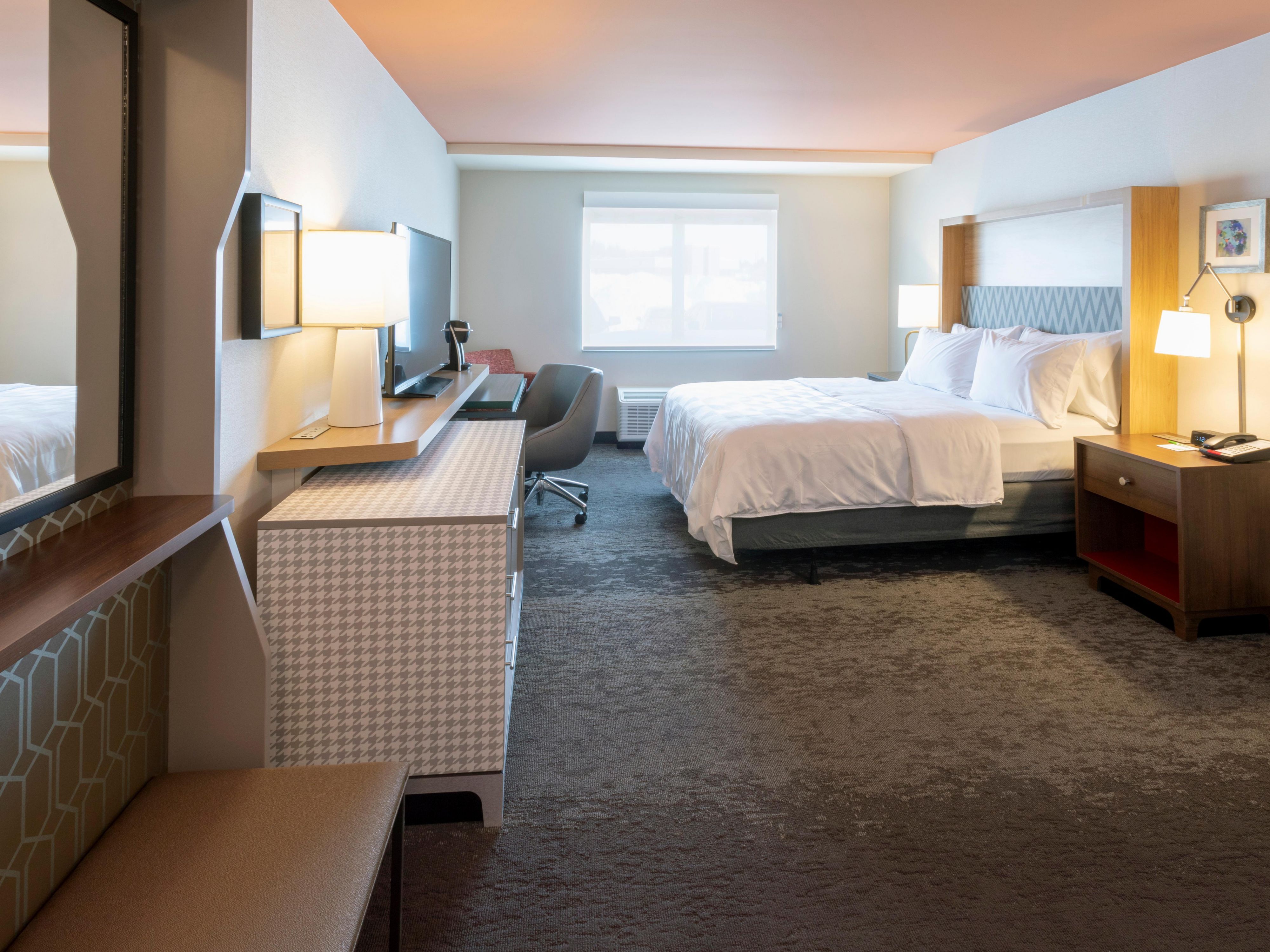 Stay in recently updated rooms designed for today’s traveler. With fast Wi-Fi, flat-screen TVs, a 24/7 fitness center, and complimentary parking, everything you need for a smooth stay is right here.