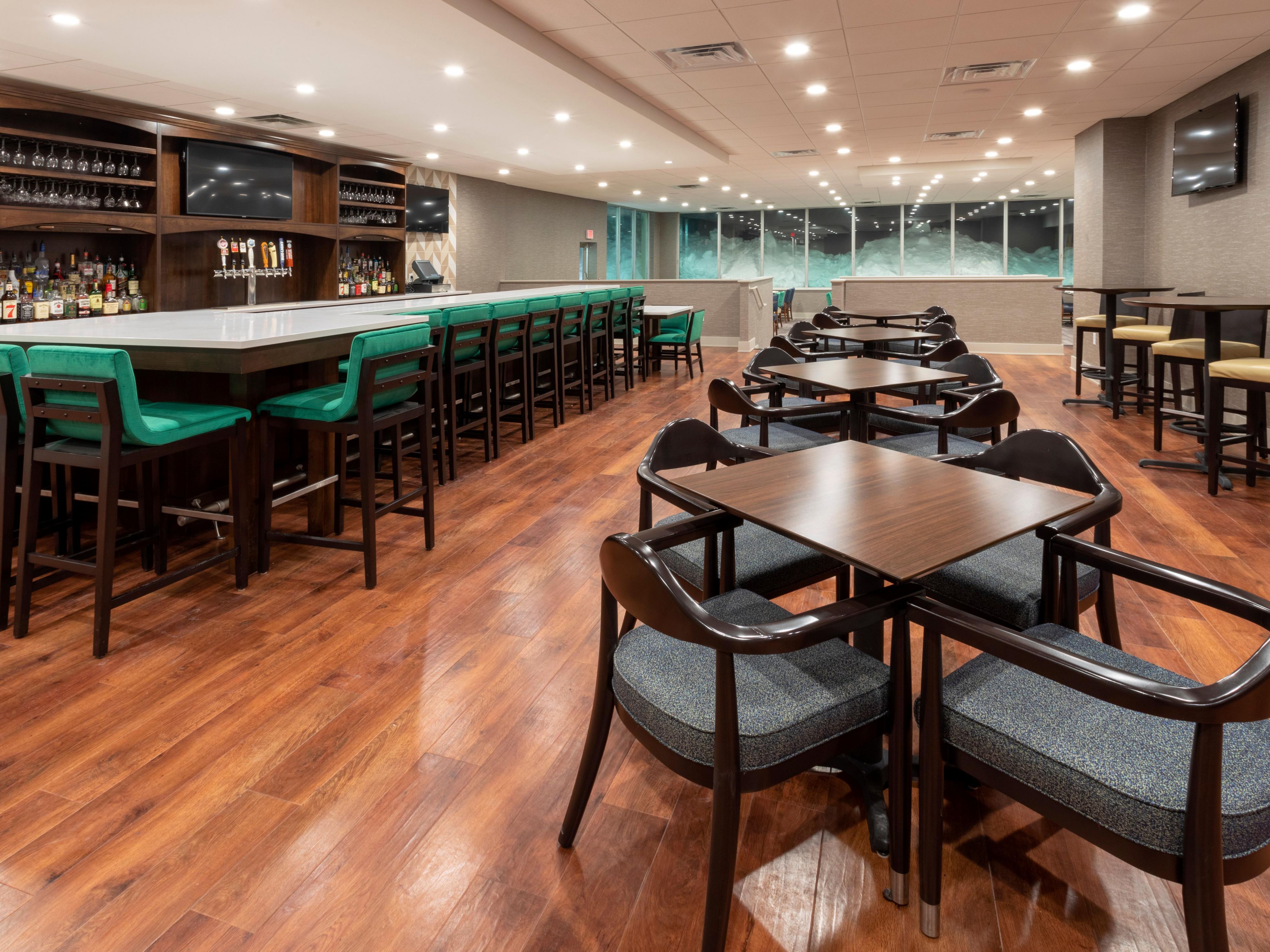 Savor comfort food with a local twist at My Place Restaurant & Bar, or grab a cocktail without leaving the hotel. In-room dining keeps meals easy and relaxed. Whether you’re after a full meal or casual drinks, our bar and restaurant make dining simple.